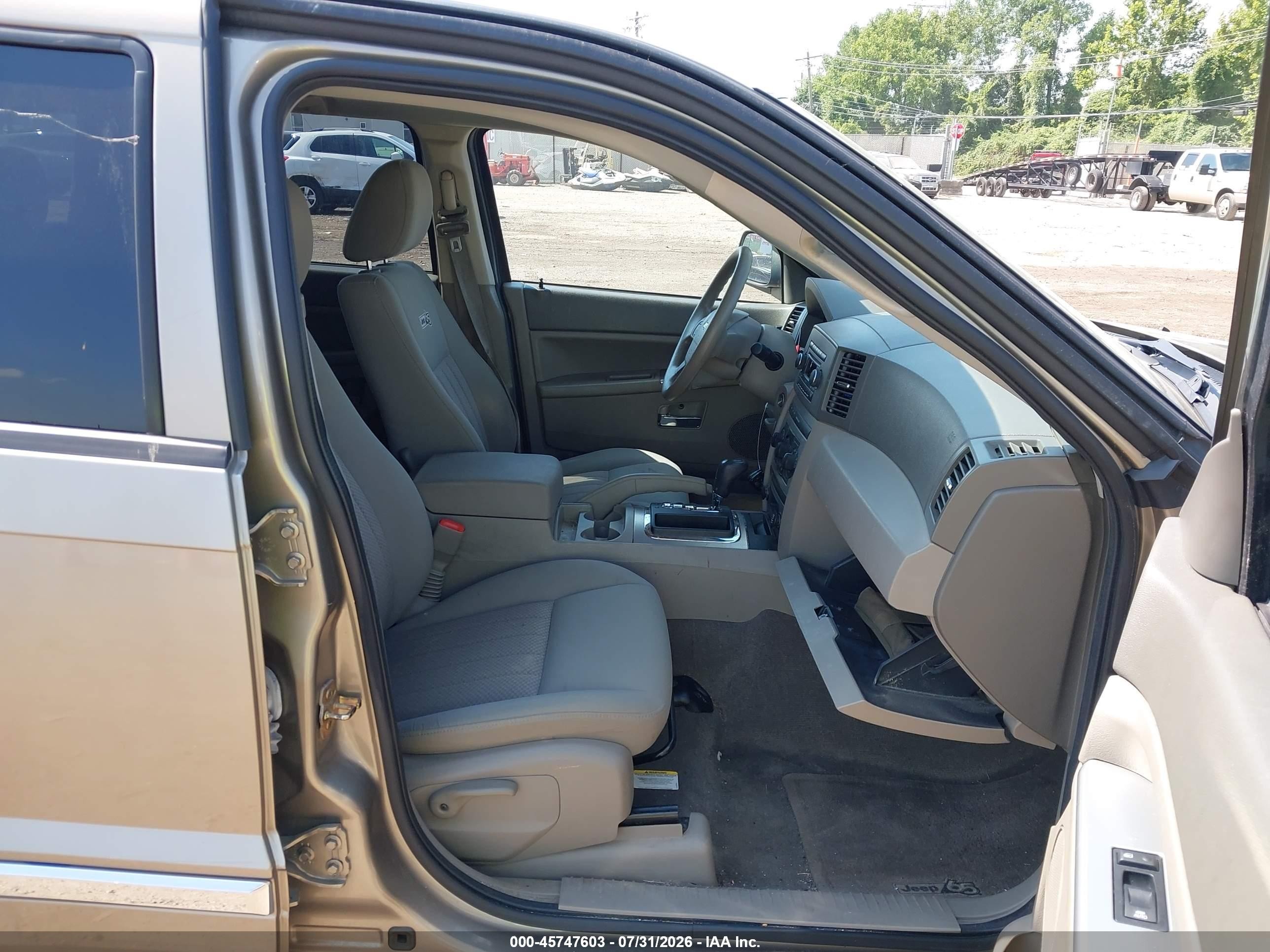 2006 Jeep Grand Cherokee Laredo Champagne vin: 1J4GS48K36C266572