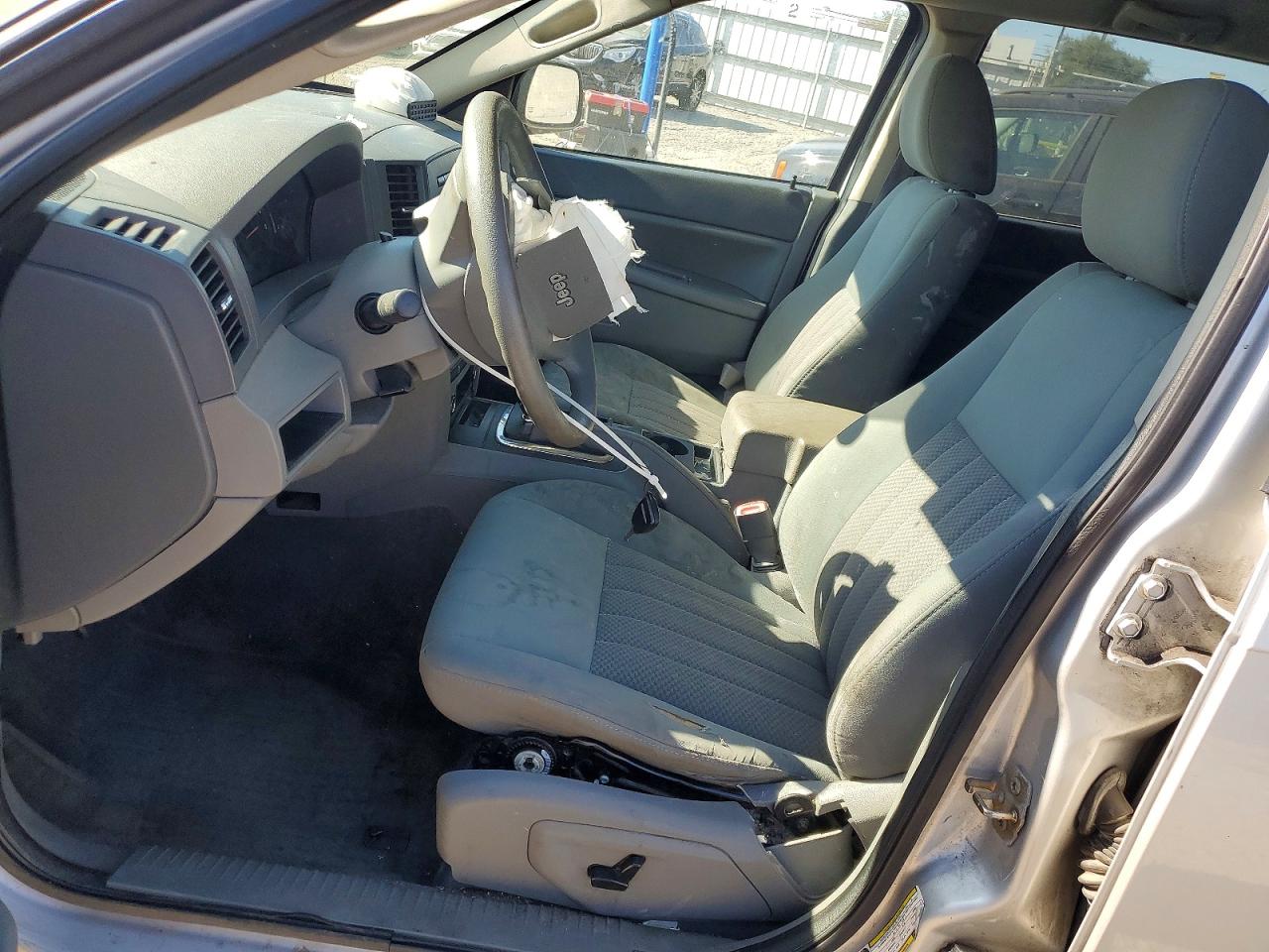 2006 Jeep Grand Cherokee Laredo Silver vin: 1J4GS48K36C348575