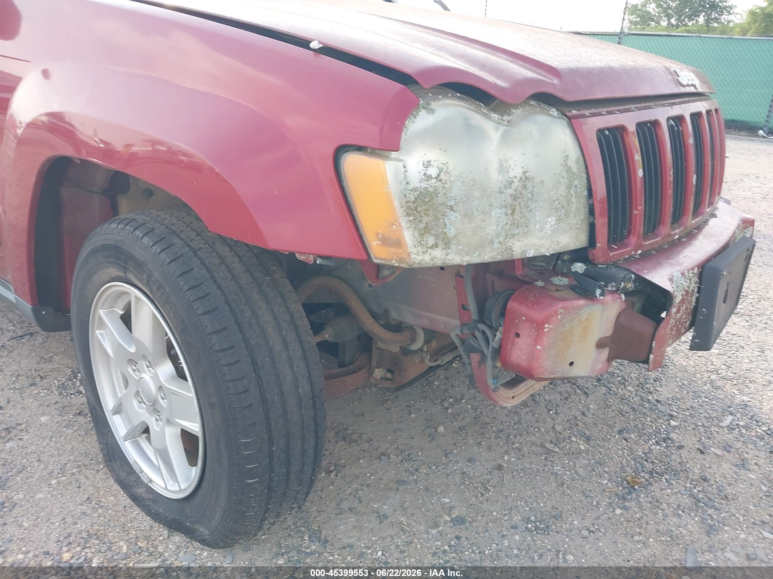 2005 Jeep Grand Cherokee Laredo Red vin: 1J4GS48K45C642887