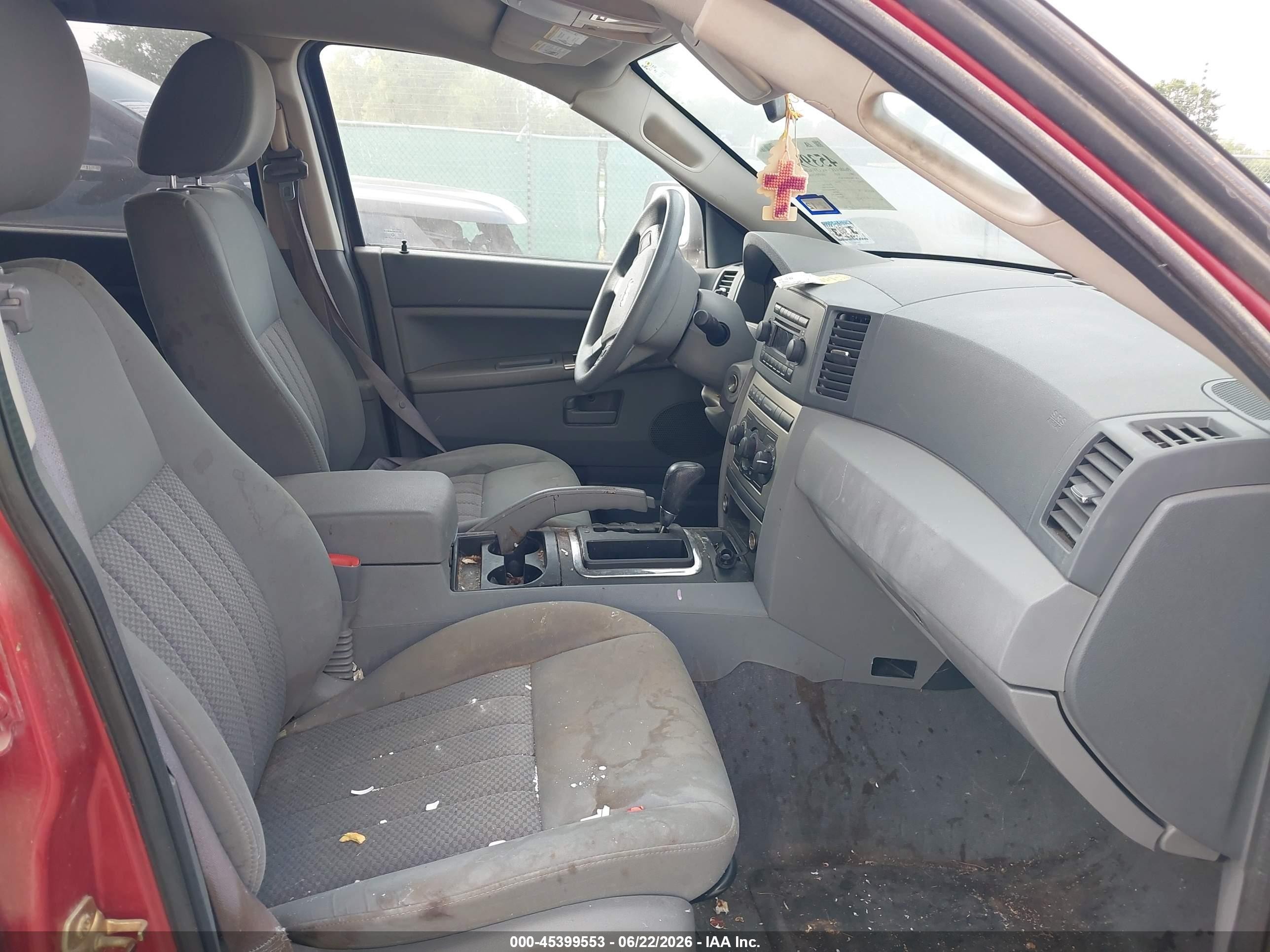 2005 Jeep Grand Cherokee Laredo Red vin: 1J4GS48K45C642887