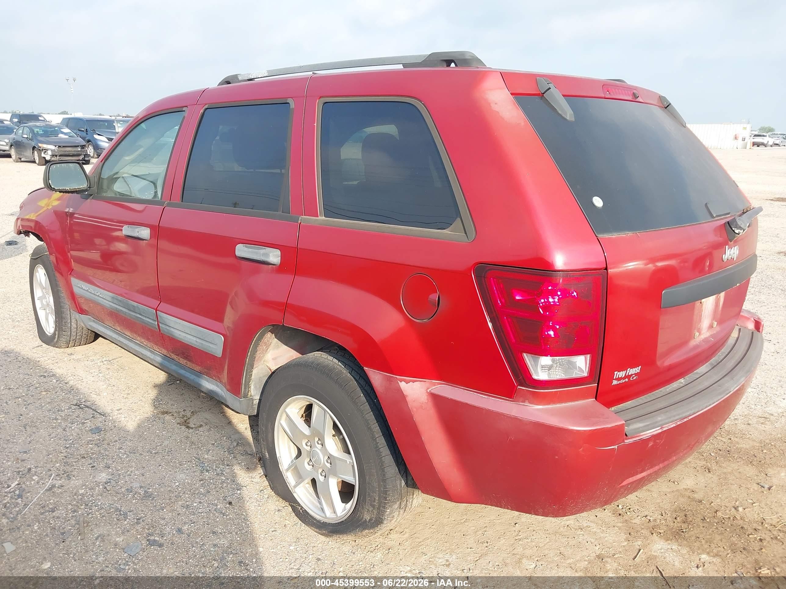 2005 Jeep Grand Cherokee Laredo Red vin: 1J4GS48K45C642887