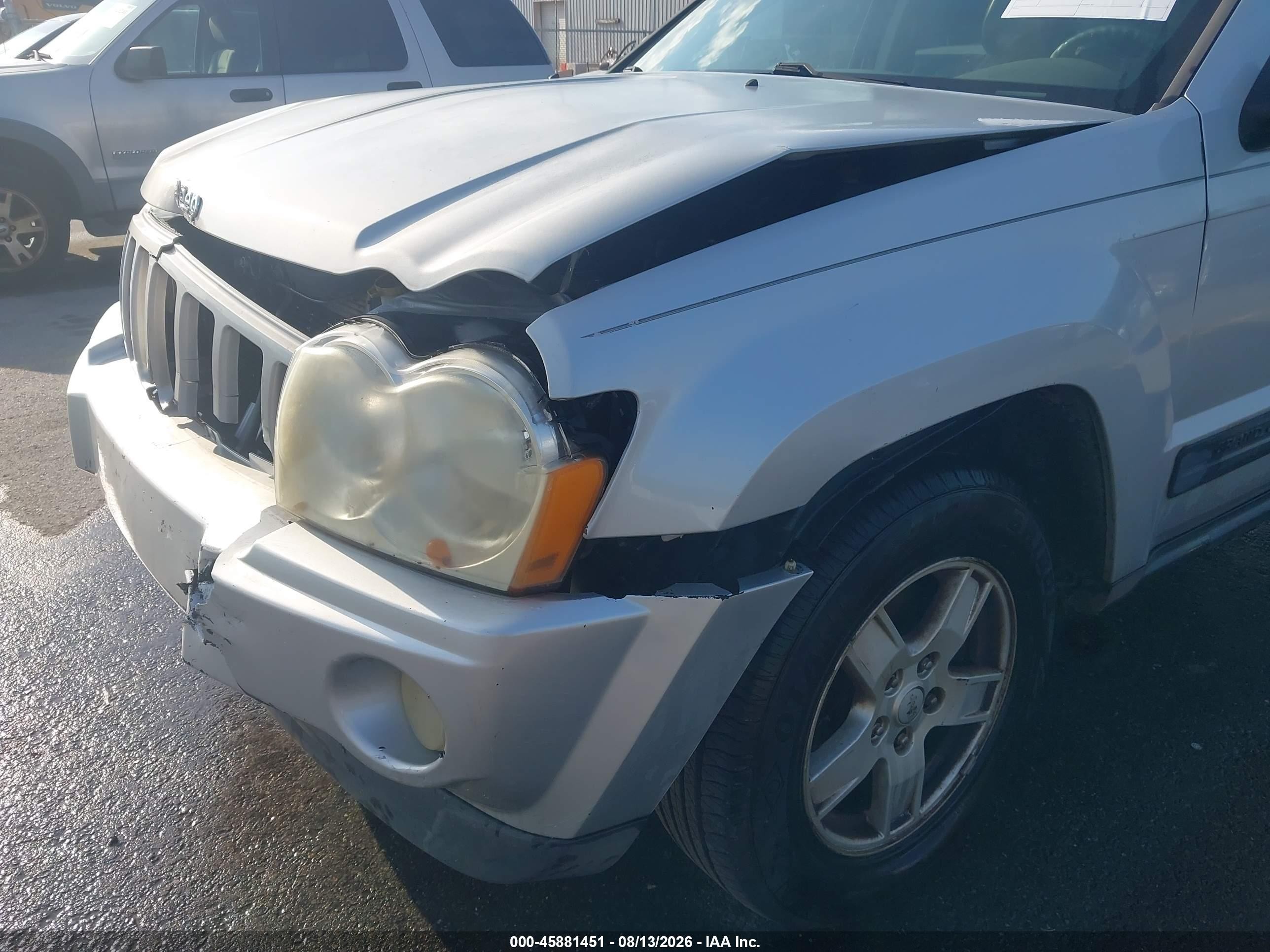 2005 Jeep Grand Cherokee Laredo Серебряный vin: 1J4GS48K45C656000