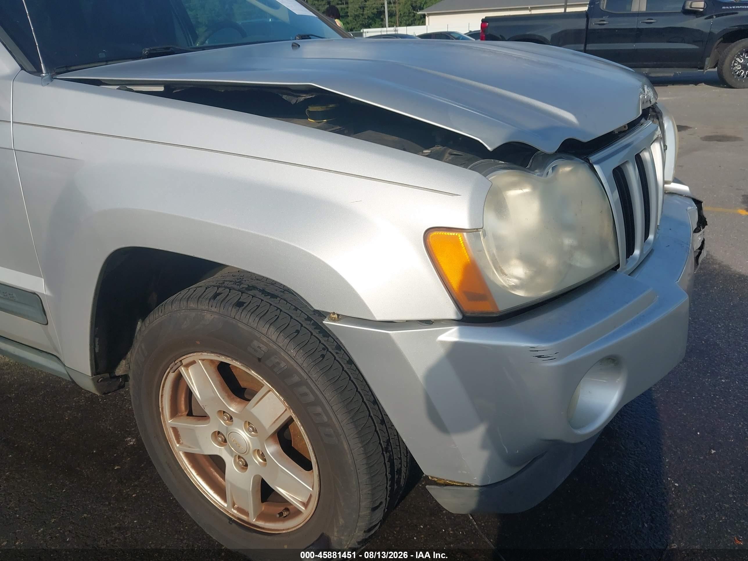 2005 Jeep Grand Cherokee Laredo Серебряный vin: 1J4GS48K45C656000
