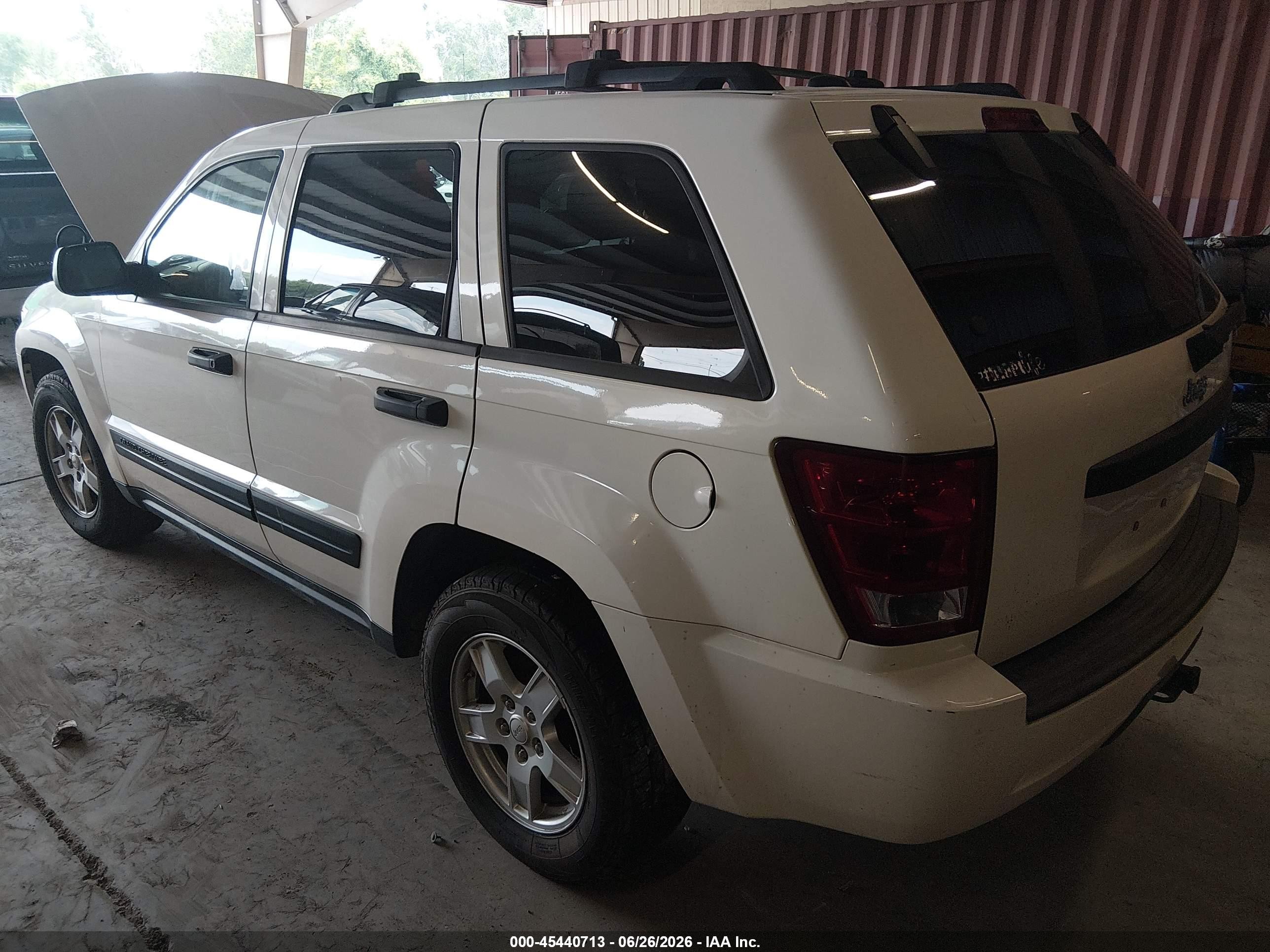 2005 Jeep Grand Cherokee Laredo White vin: 1J4GS48K55C570307