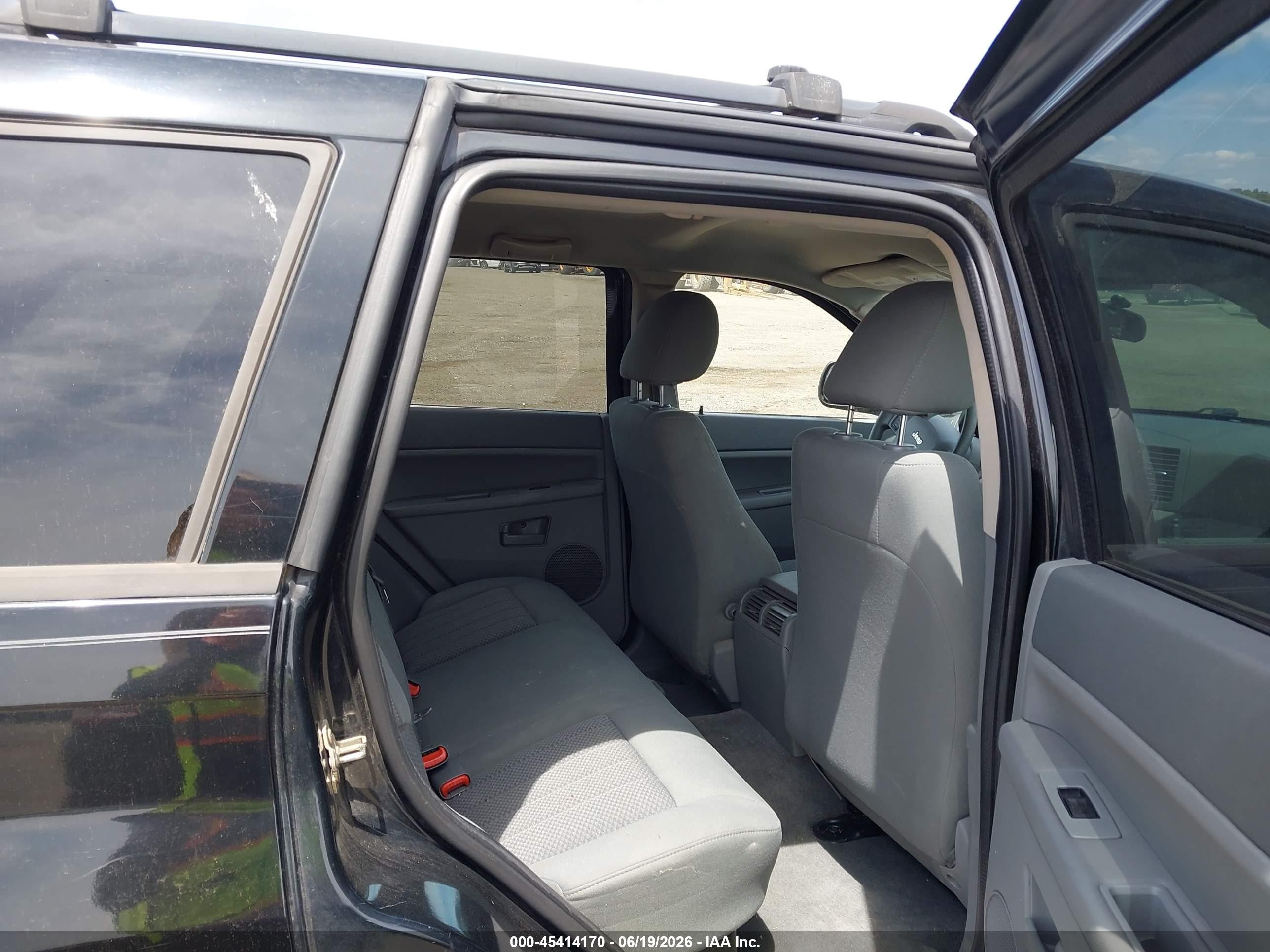 2005 Jeep Grand Cherokee Laredo Black vin: 1J4GS48K55C726958