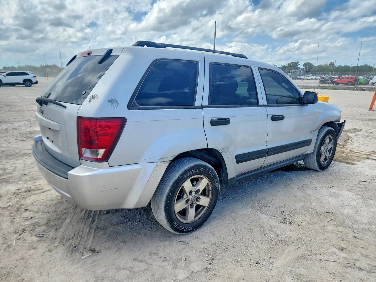 2006 Jeep Grand Cherokee Laredo Серебряный vin: 1J4GS48K56C119492