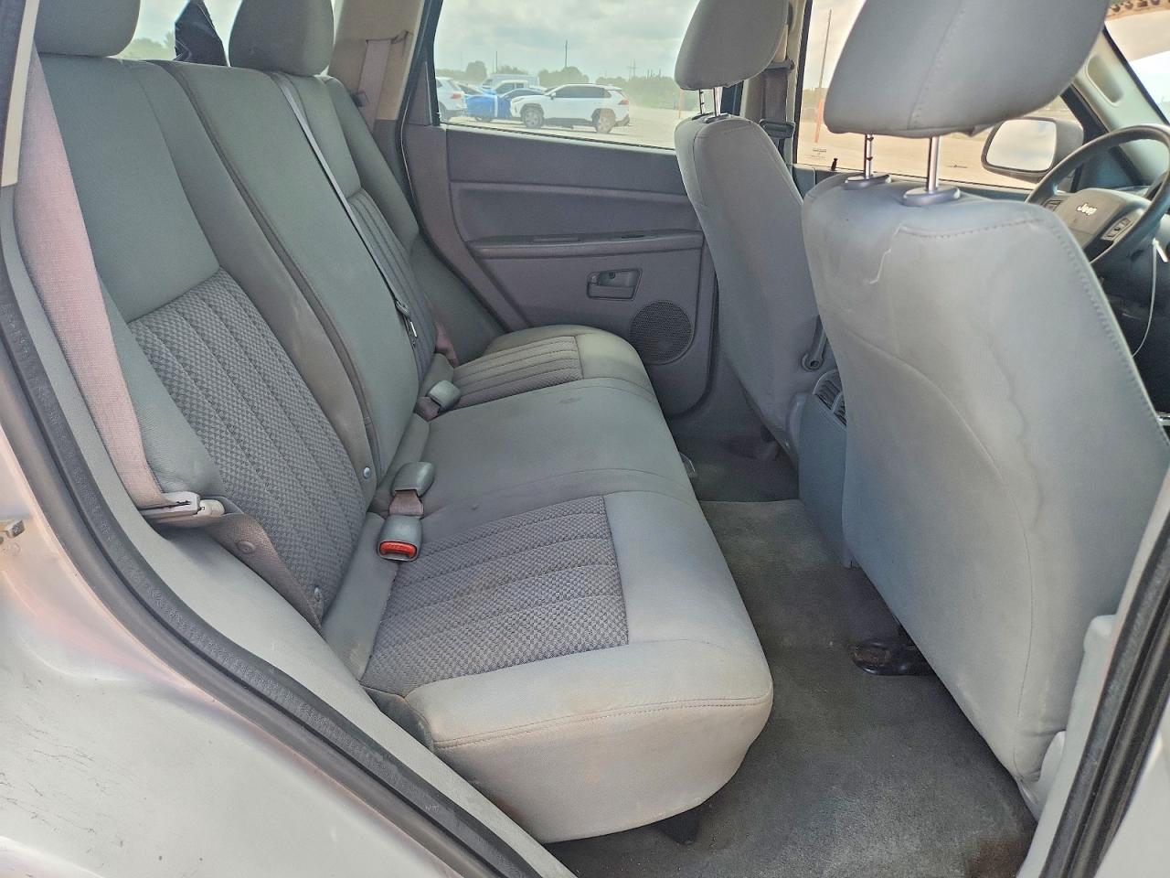 2006 Jeep Grand Cherokee Laredo Серебряный vin: 1J4GS48K56C119492