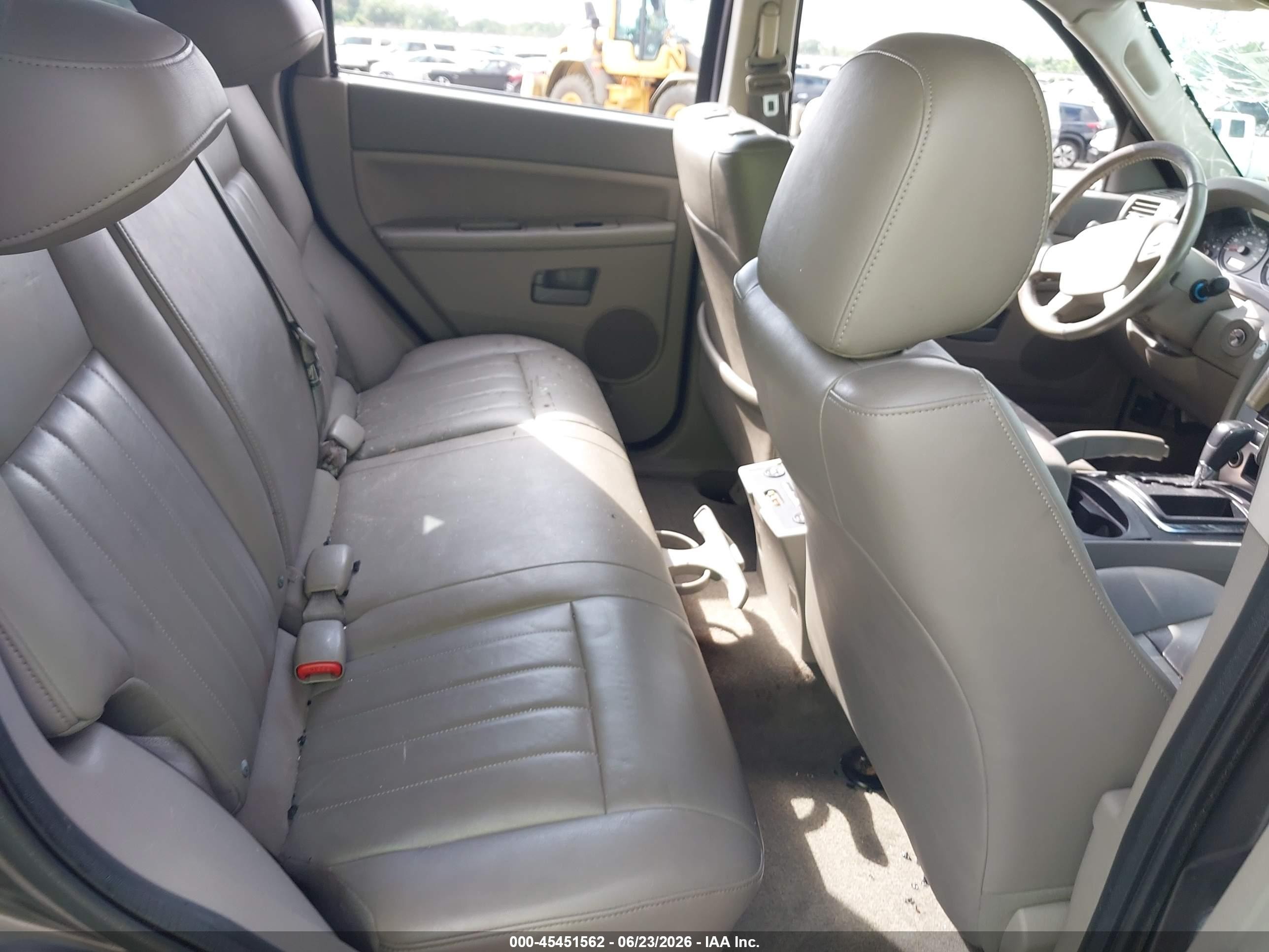2005 Jeep Grand Cherokee Laredo Gray vin: 1J4GS48K75C621550