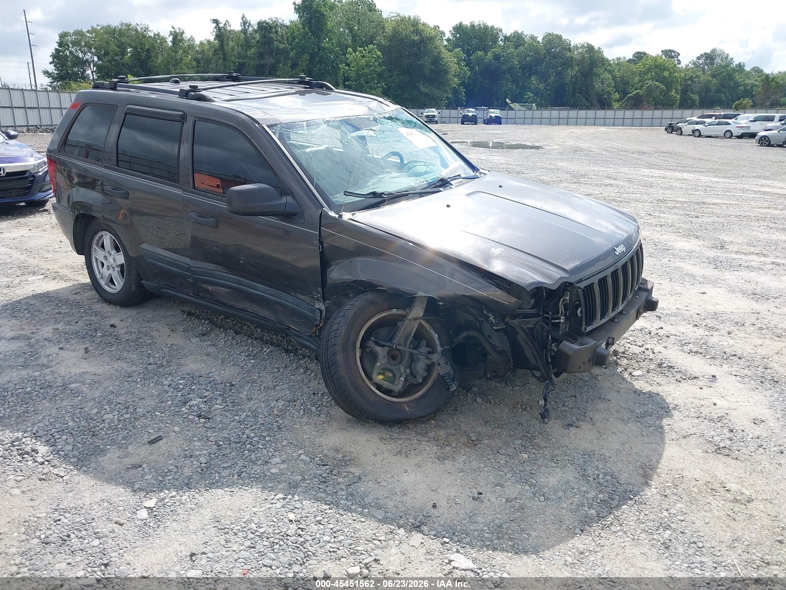 2005 Jeep Grand Cherokee Laredo Gray vin: 1J4GS48K75C621550