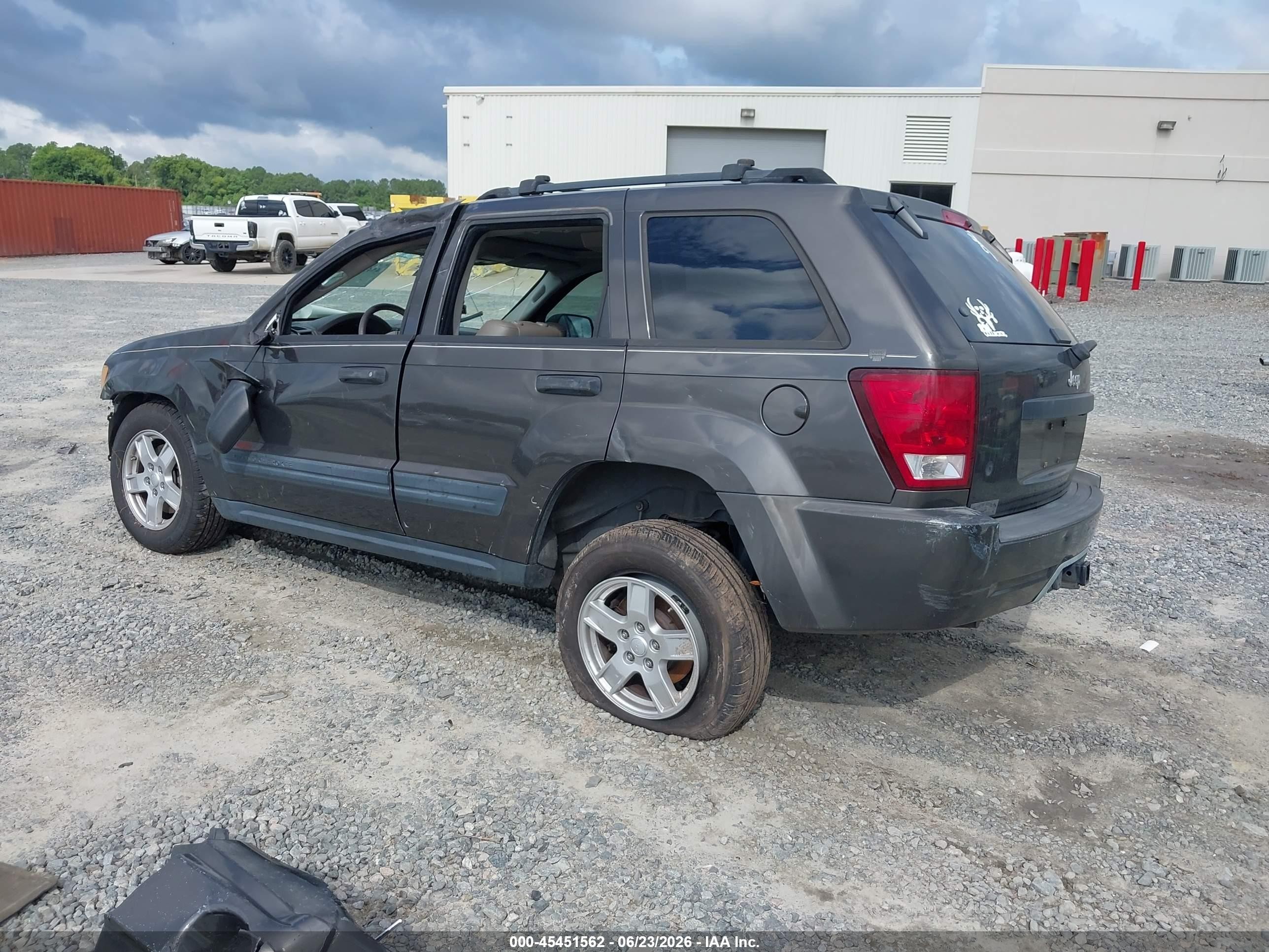 2005 Jeep Grand Cherokee Laredo Gray vin: 1J4GS48K75C621550