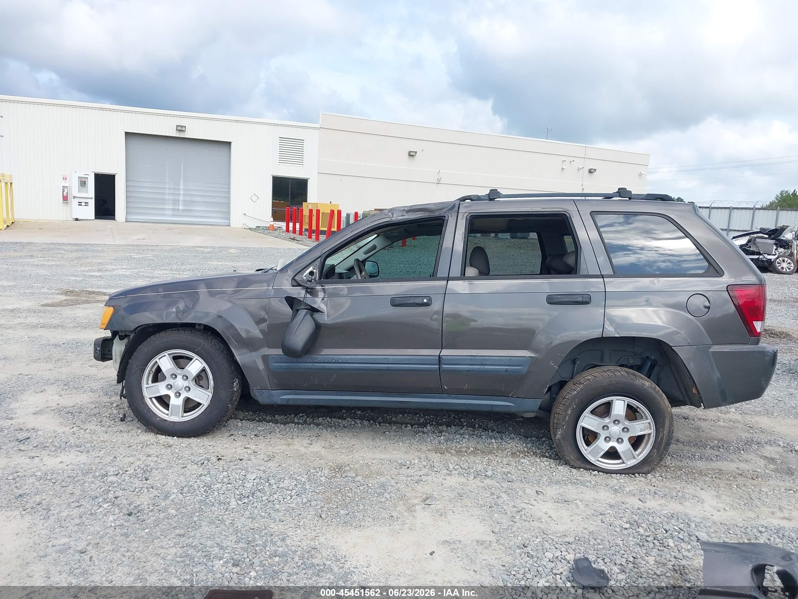 2005 Jeep Grand Cherokee Laredo Gray vin: 1J4GS48K75C621550