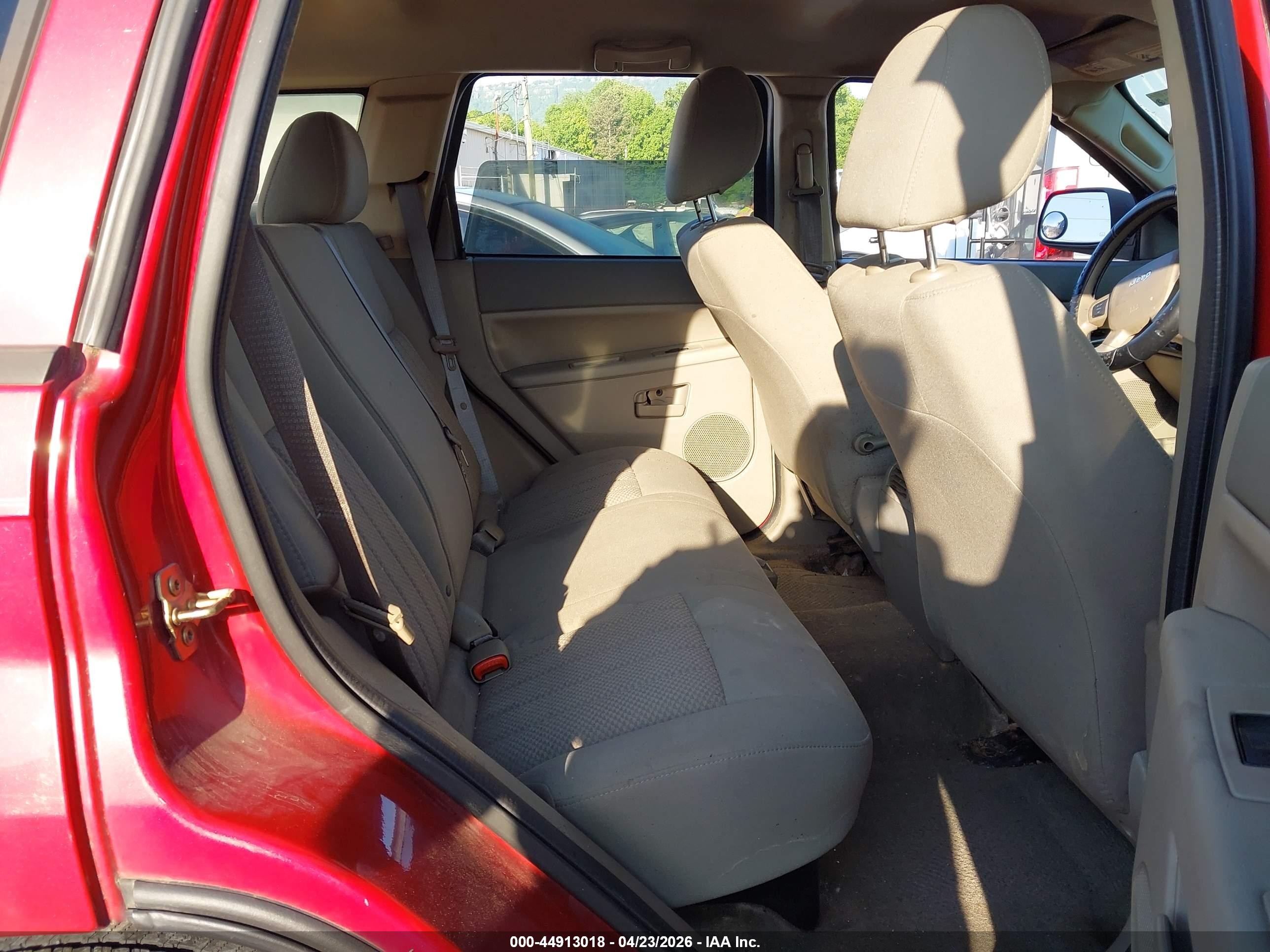 2005 Jeep Grand Cherokee Laredo Red vin: 1J4GS48K85C633979