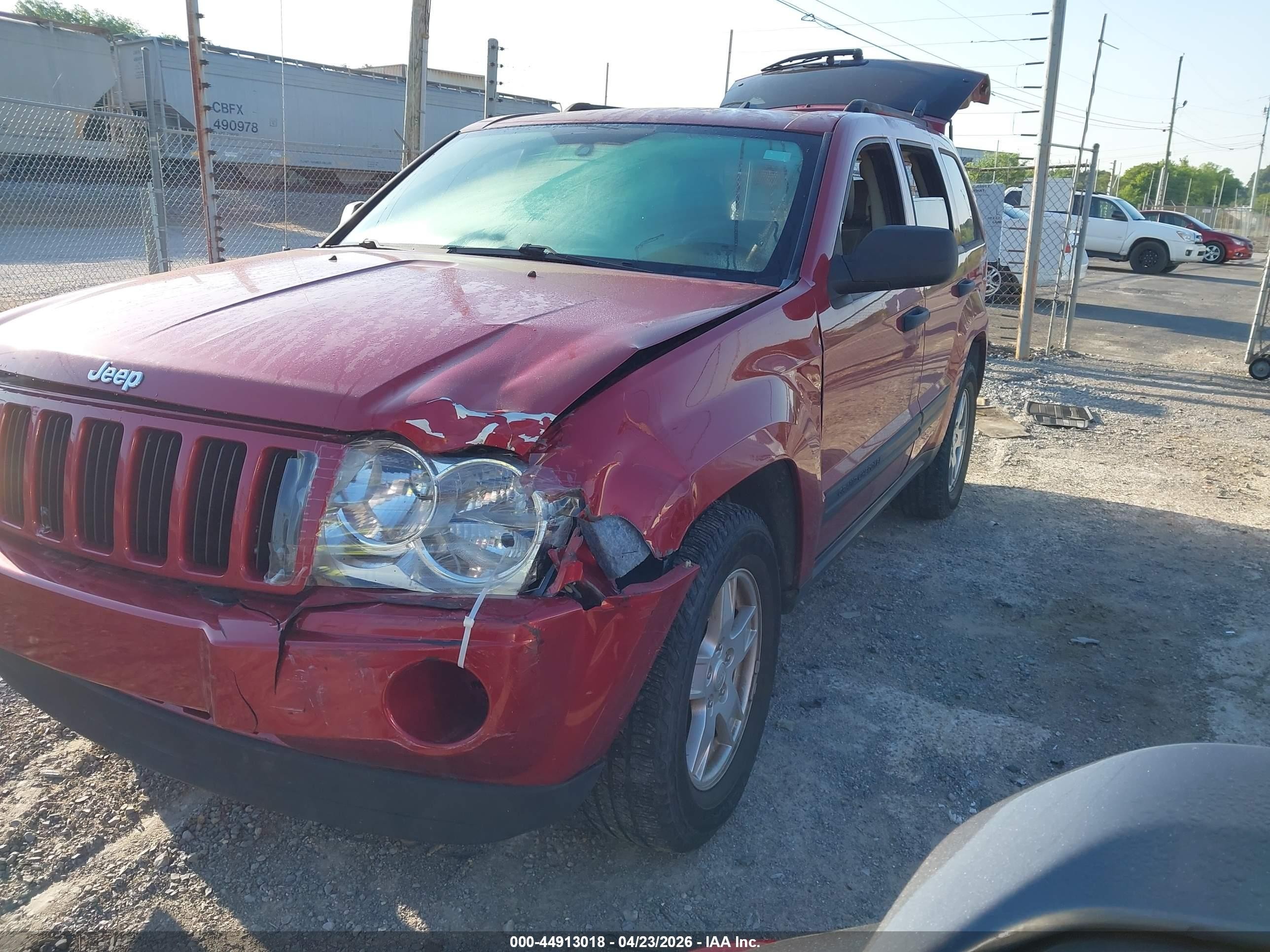 2005 Jeep Grand Cherokee Laredo Red vin: 1J4GS48K85C633979