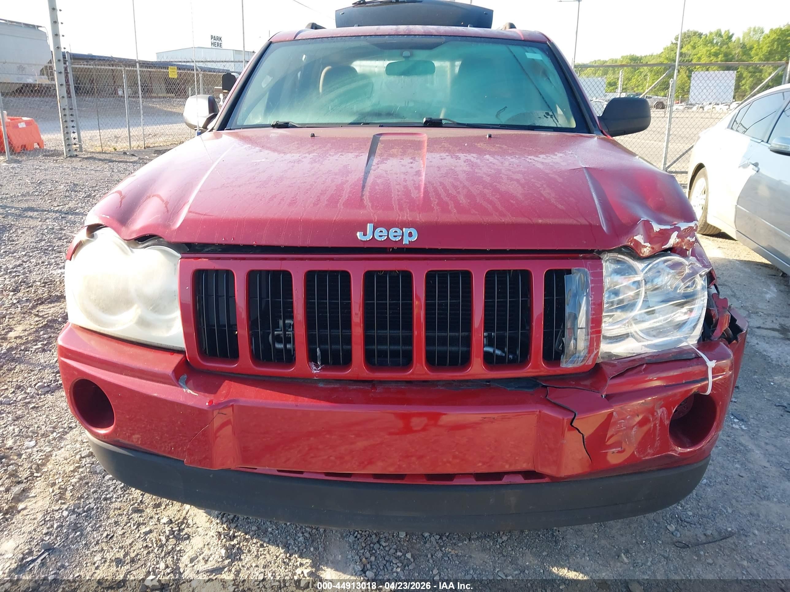 2005 Jeep Grand Cherokee Laredo Red vin: 1J4GS48K85C633979