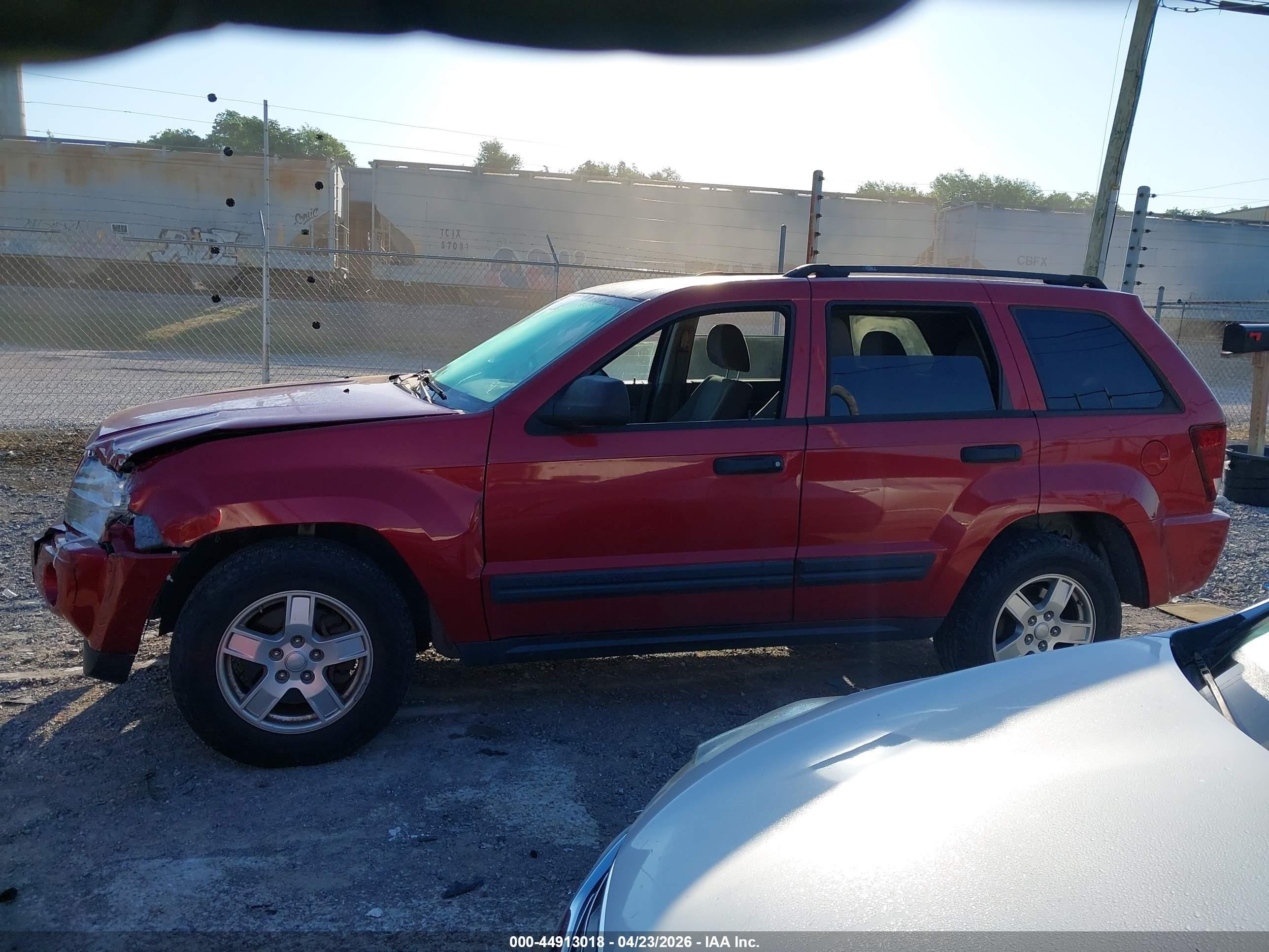 2005 Jeep Grand Cherokee Laredo Red vin: 1J4GS48K85C633979