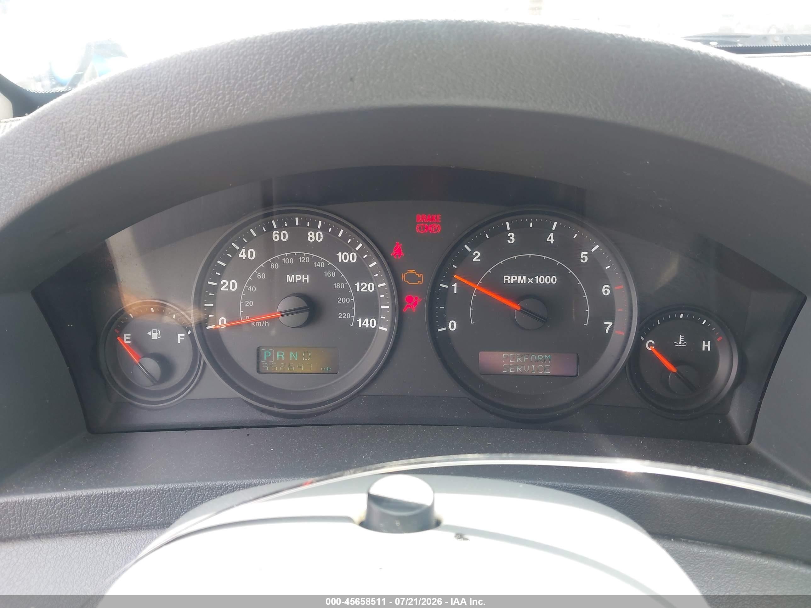 2005 Jeep Grand Cherokee Laredo White vin: 1J4GS48KX5C511186