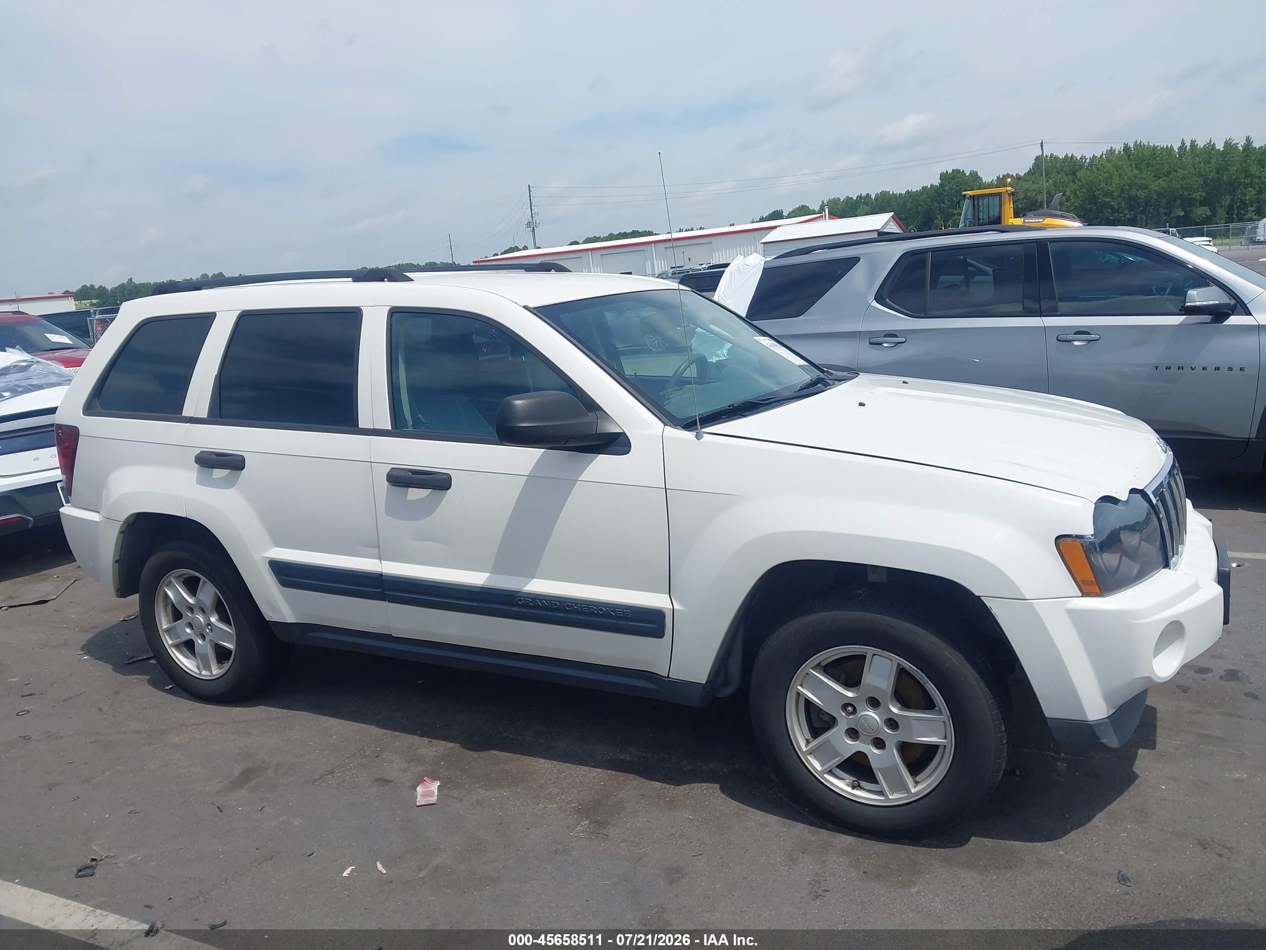 2005 Jeep Grand Cherokee Laredo White vin: 1J4GS48KX5C511186