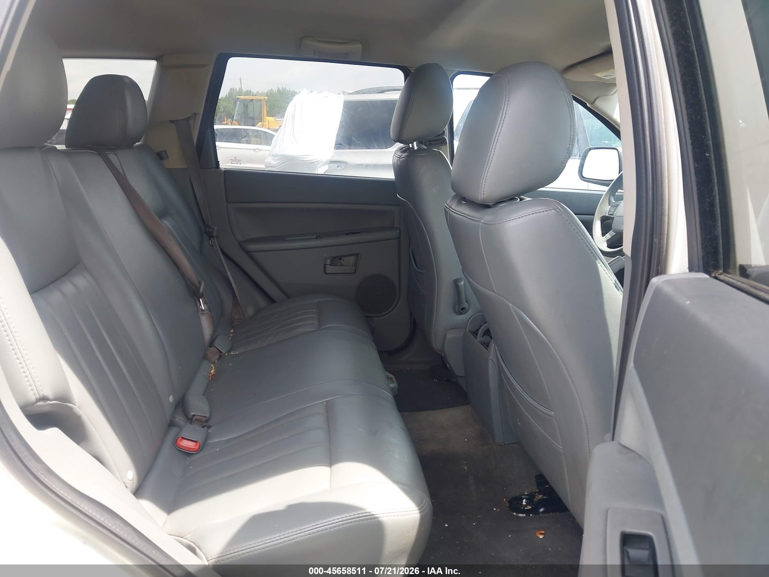 2005 Jeep Grand Cherokee Laredo White vin: 1J4GS48KX5C511186