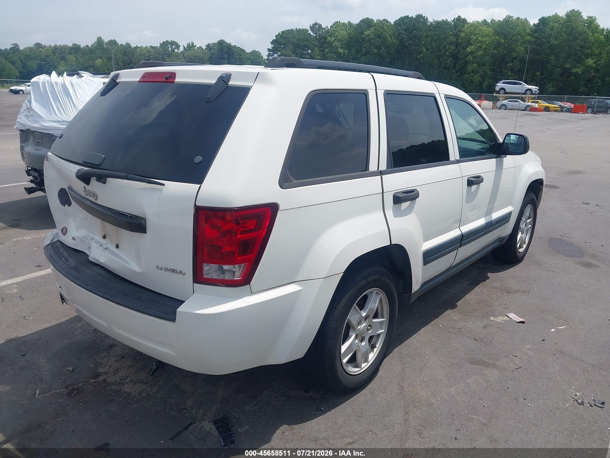 2005 Jeep Grand Cherokee Laredo White vin: 1J4GS48KX5C511186