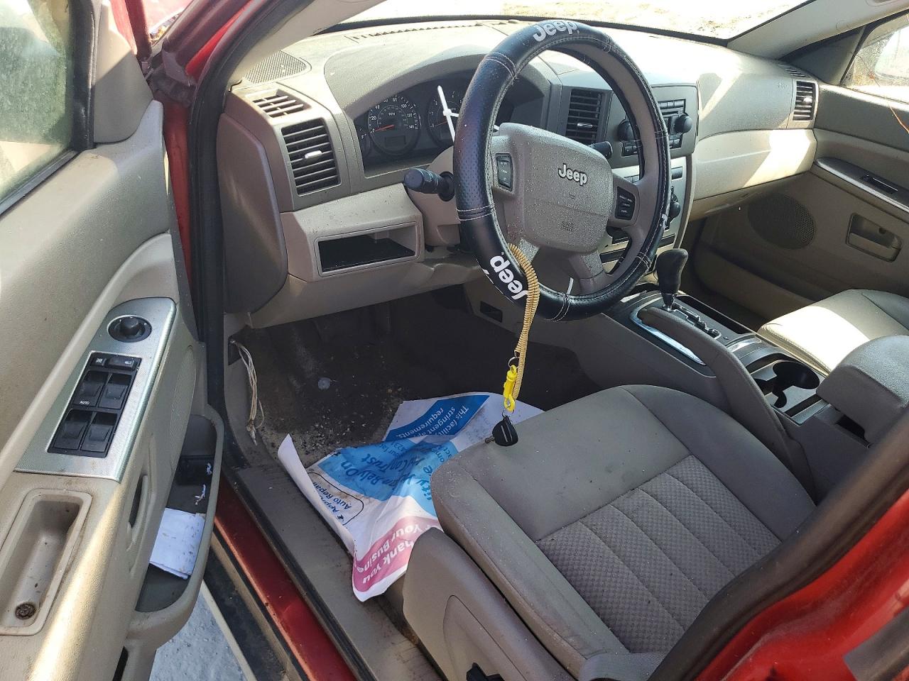2005 Jeep Grand Cherokee Laredo Red vin: 1J4GS48KX5C602734
