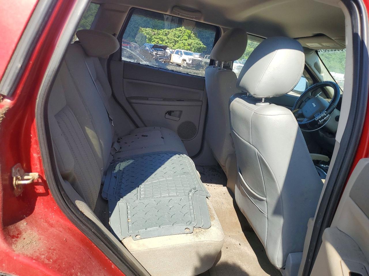2005 Jeep Grand Cherokee Laredo Red vin: 1J4GS48KX5C602734