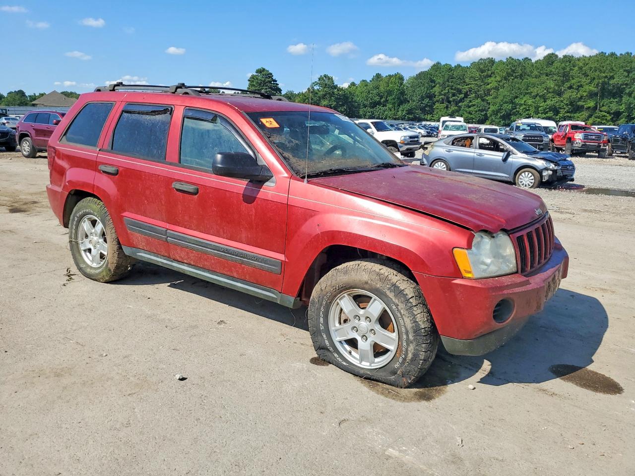 2005 Jeep Grand Cherokee Laredo Red vin: 1J4GS48KX5C602734