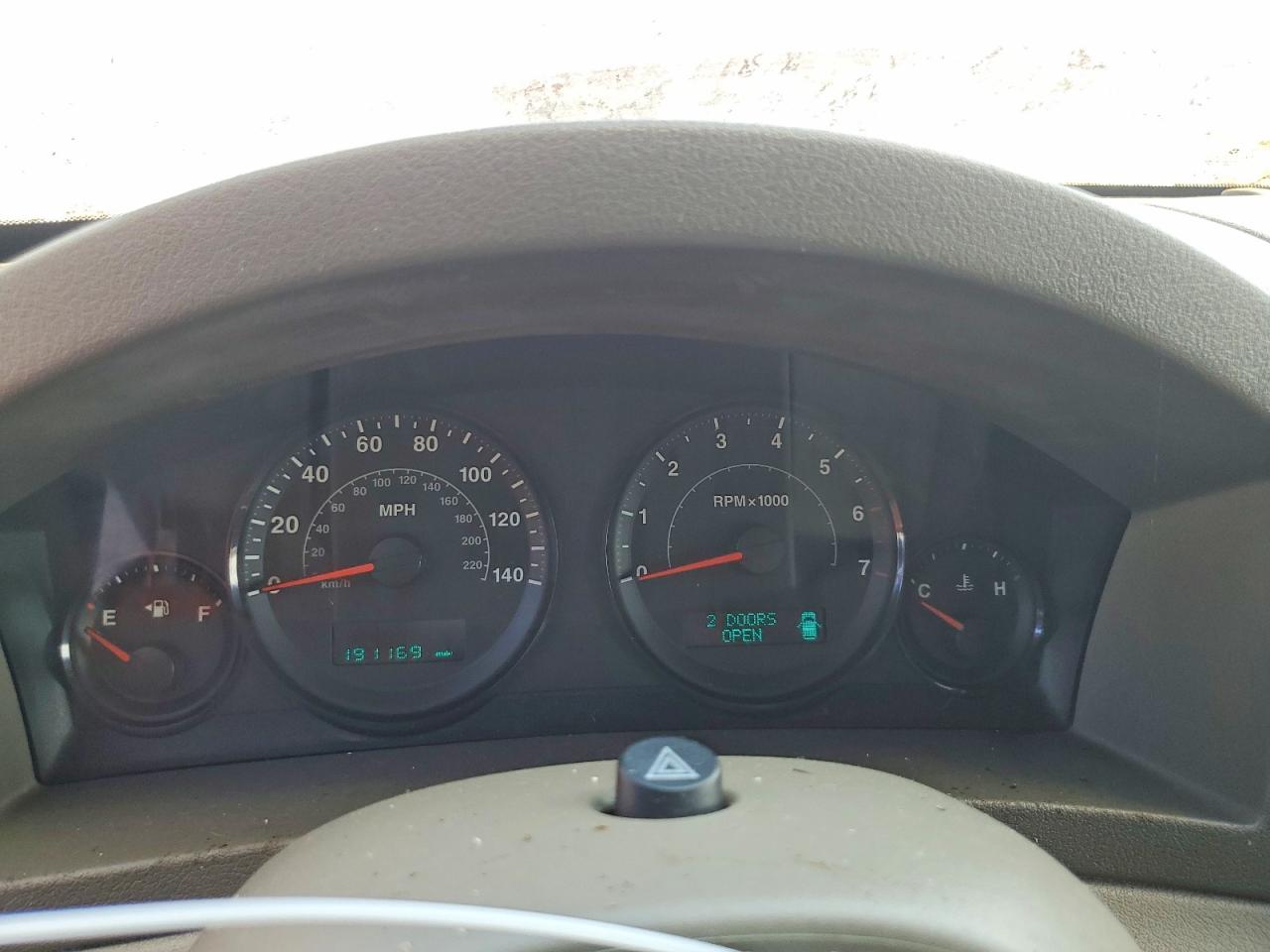 2005 Jeep Grand Cherokee Laredo Red vin: 1J4GS48KX5C602734