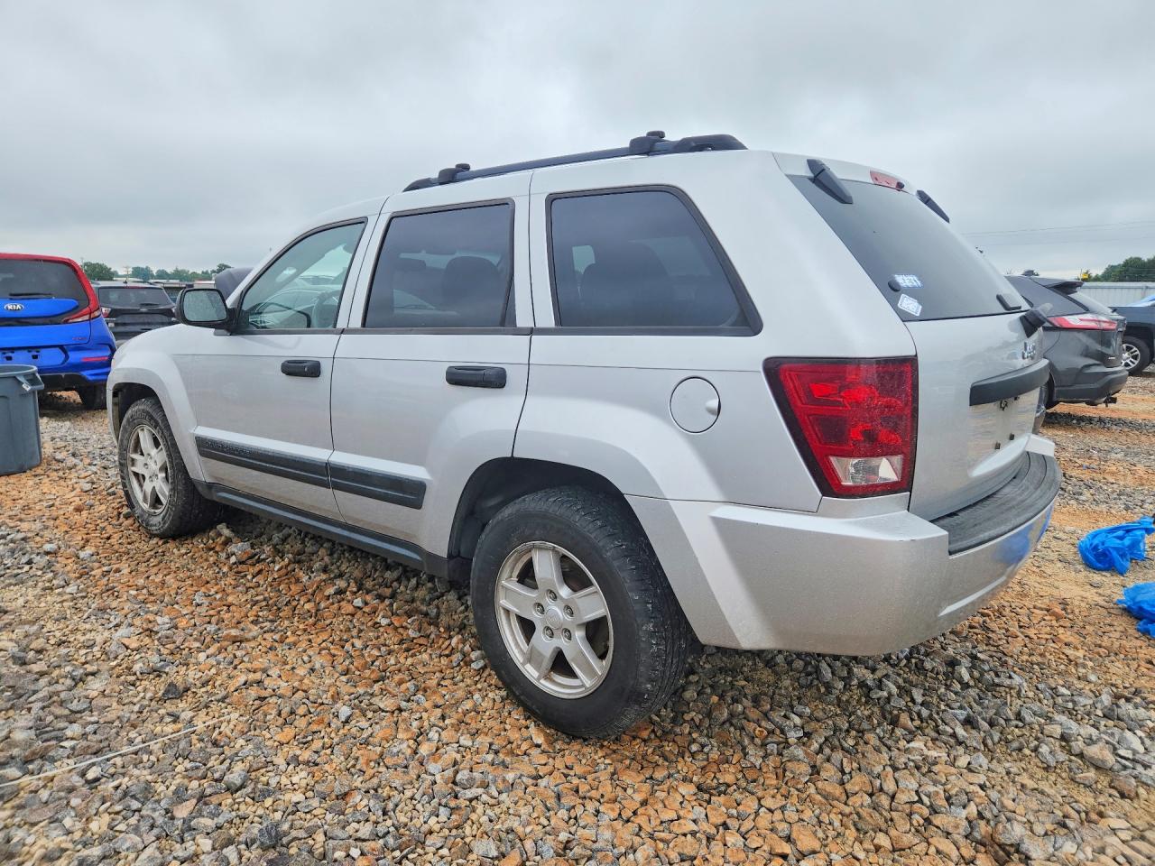 2005 Jeep Grand Cherokee Laredo Silver vin: 1J4GS48KX5C676218
