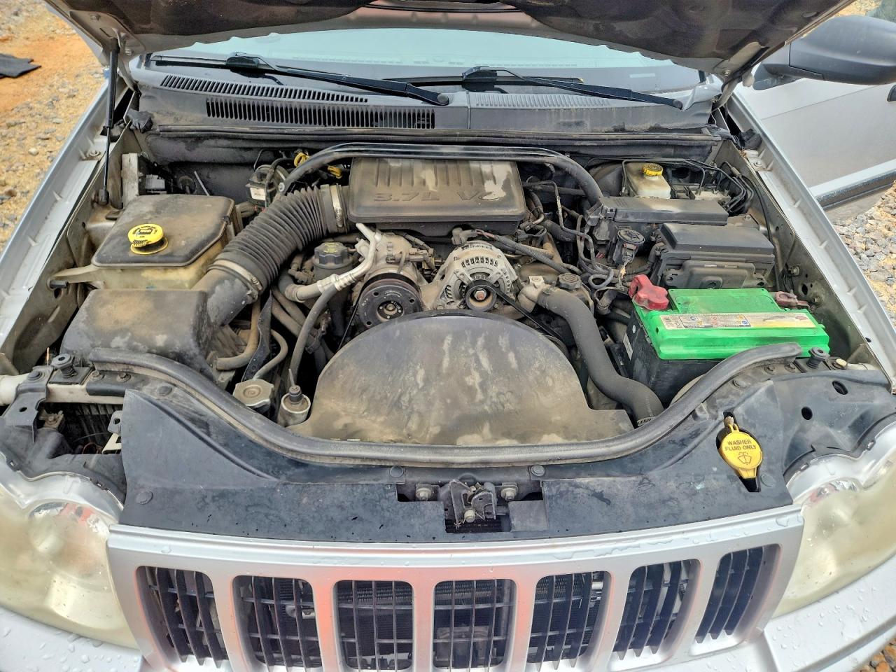 2005 Jeep Grand Cherokee Laredo Silver vin: 1J4GS48KX5C676218