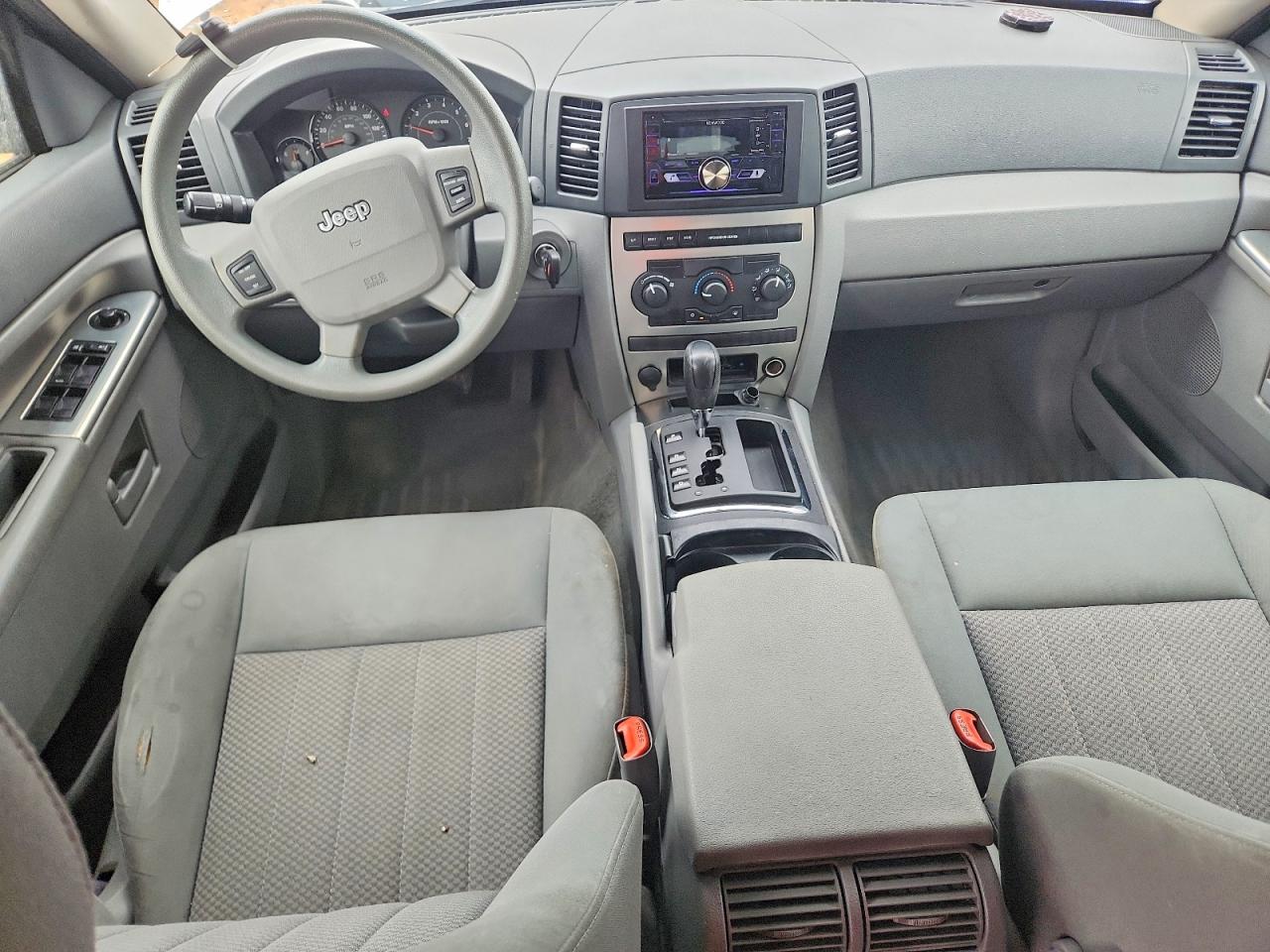 2005 Jeep Grand Cherokee Laredo Silver vin: 1J4GS48KX5C676218