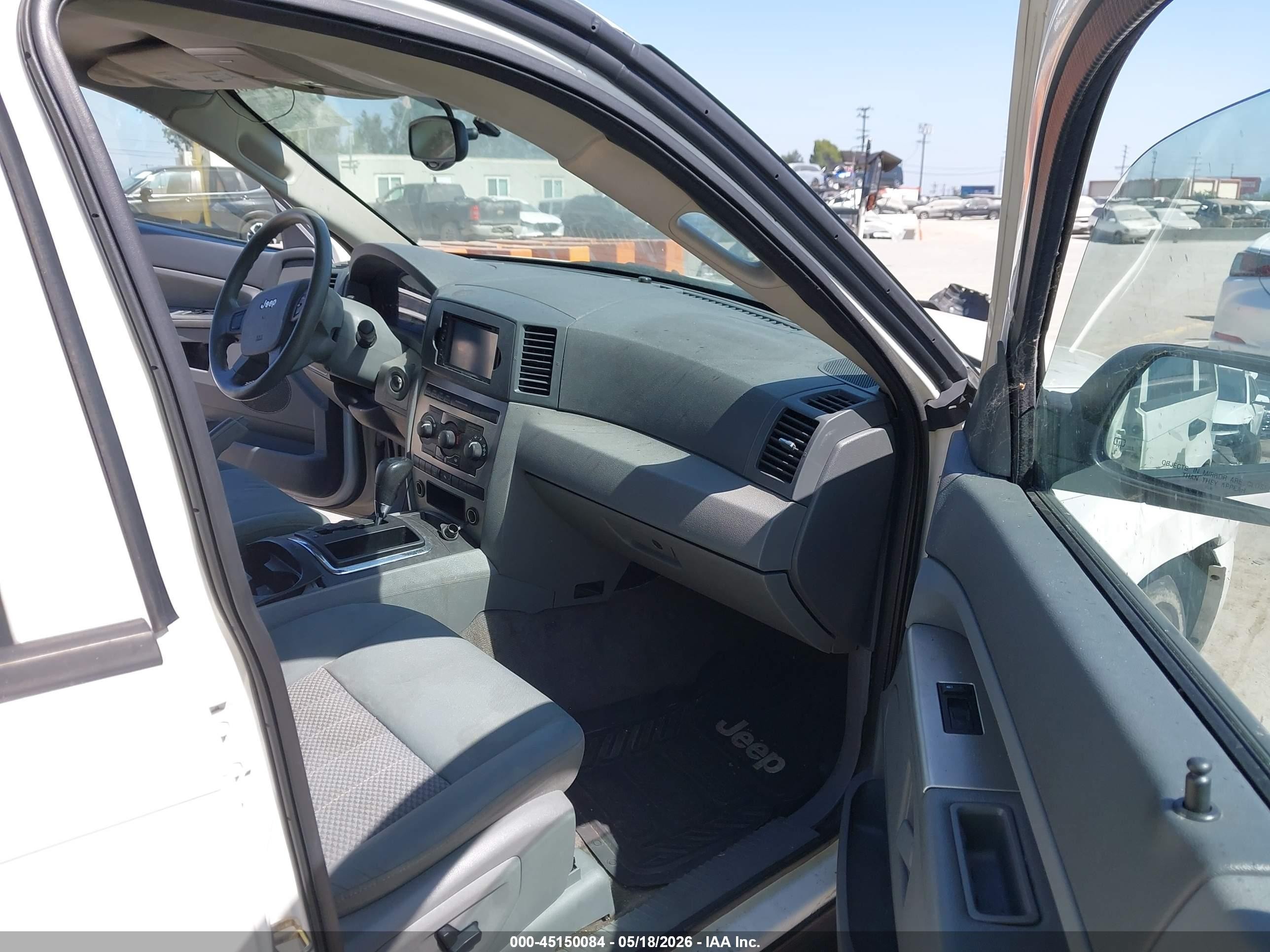 2005 Jeep Grand Cherokee Laredo White vin: 1J4GS48N95C533299
