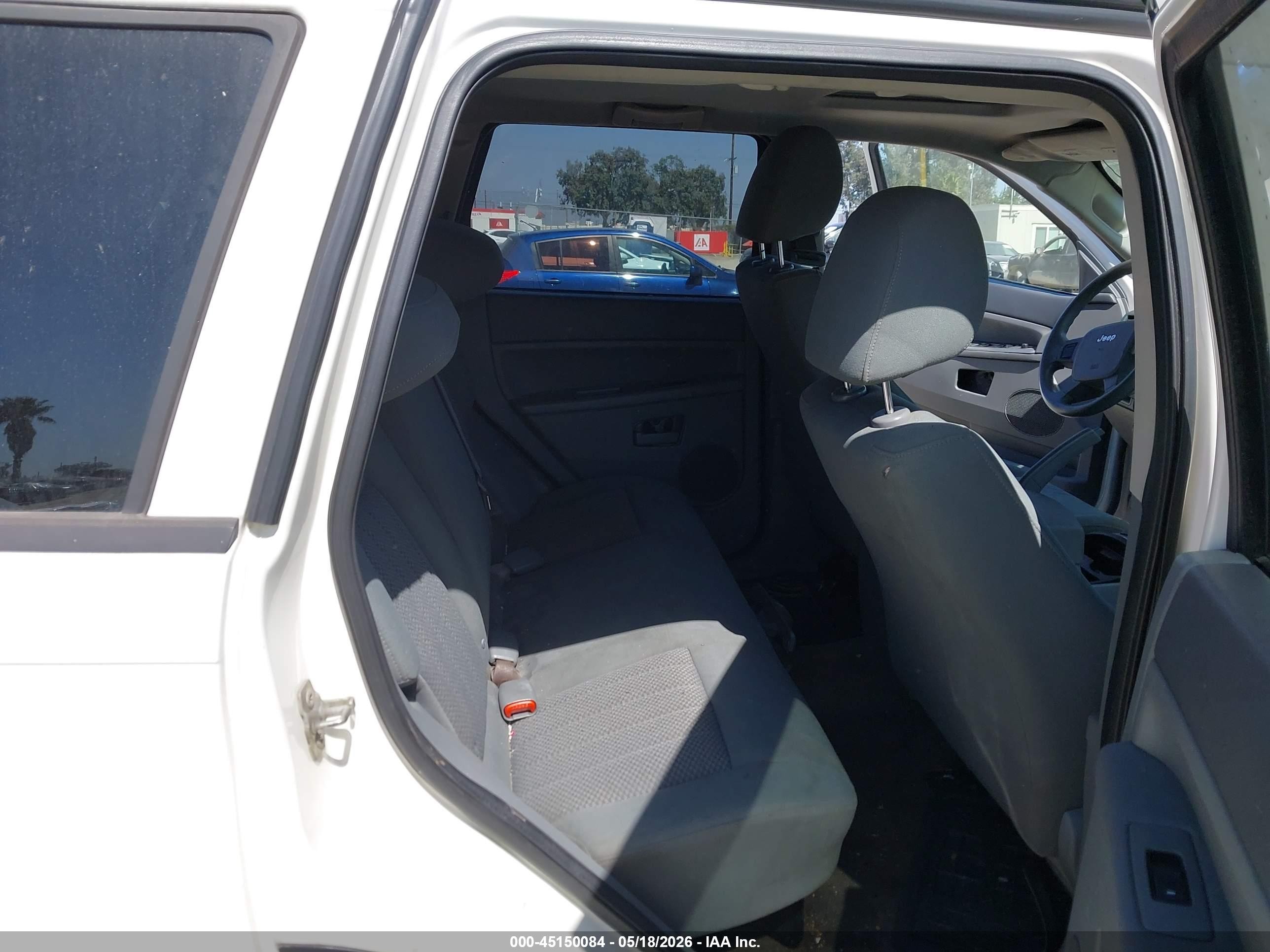 2005 Jeep Grand Cherokee Laredo White vin: 1J4GS48N95C533299