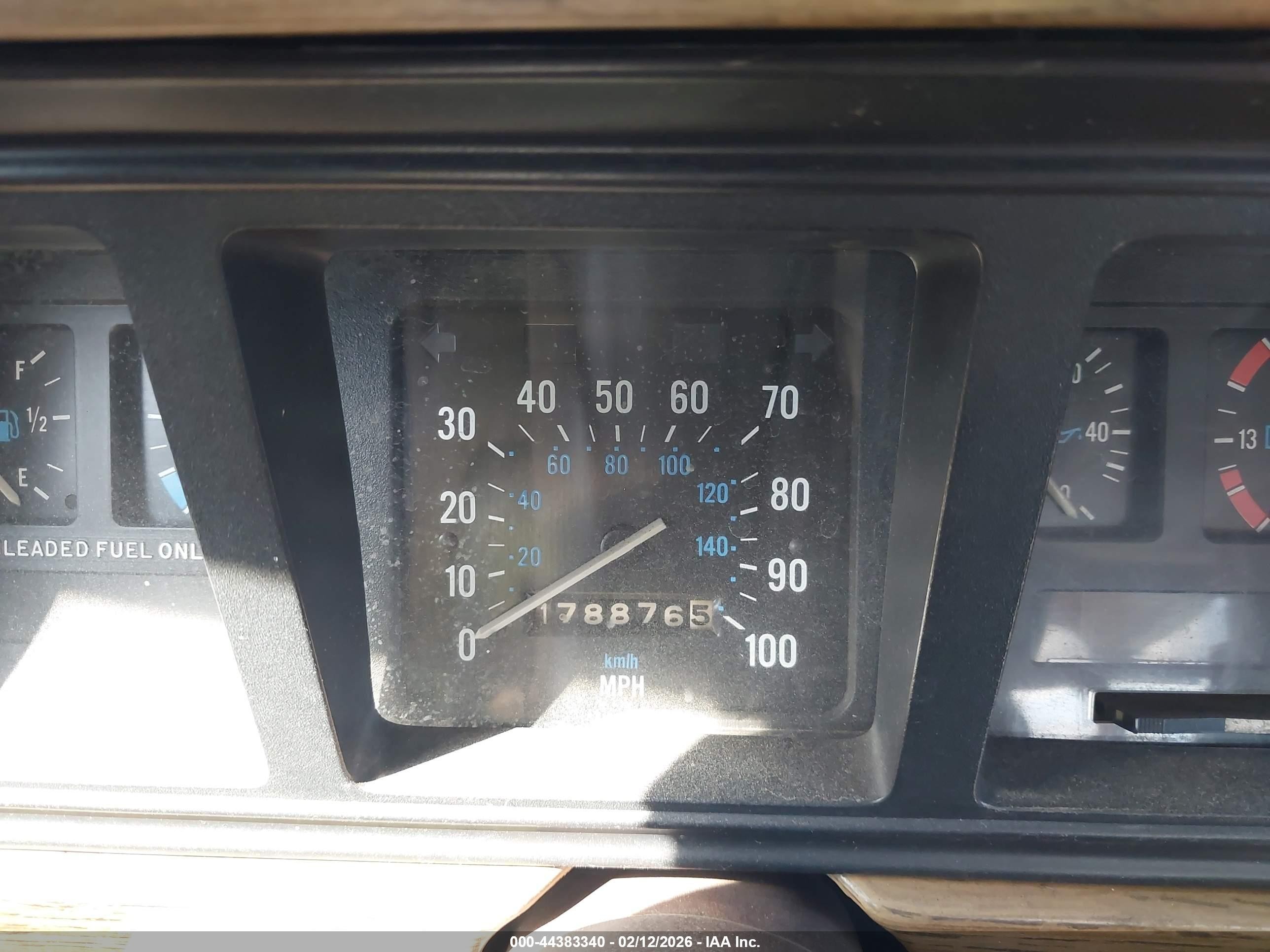 1989 Jeep Grand Wagoneer   Brown vin: 1J4GS5870KP111708