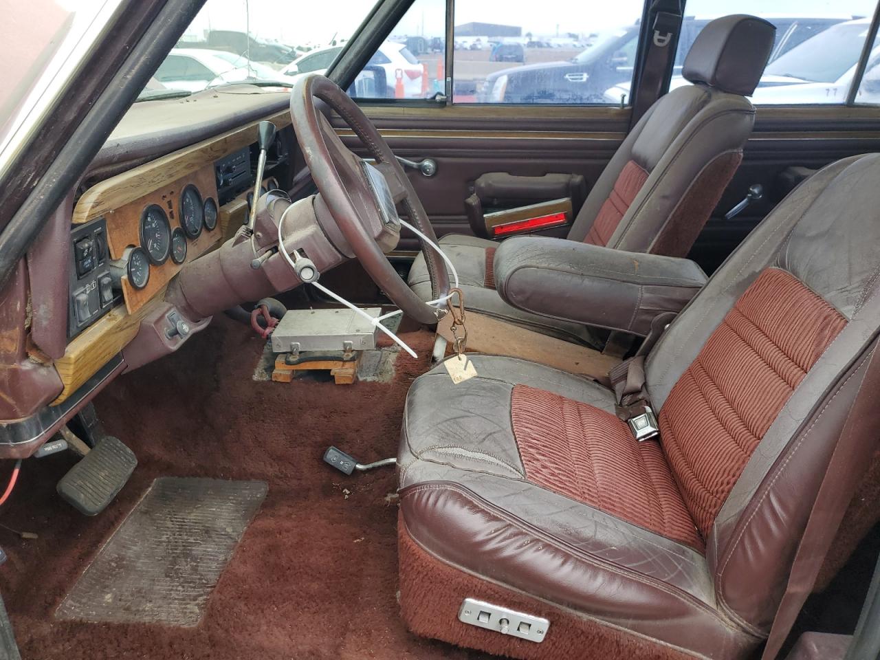 1989 Jeep Grand Wagoneer Two Tone vin: 1J4GS5872KP100998
