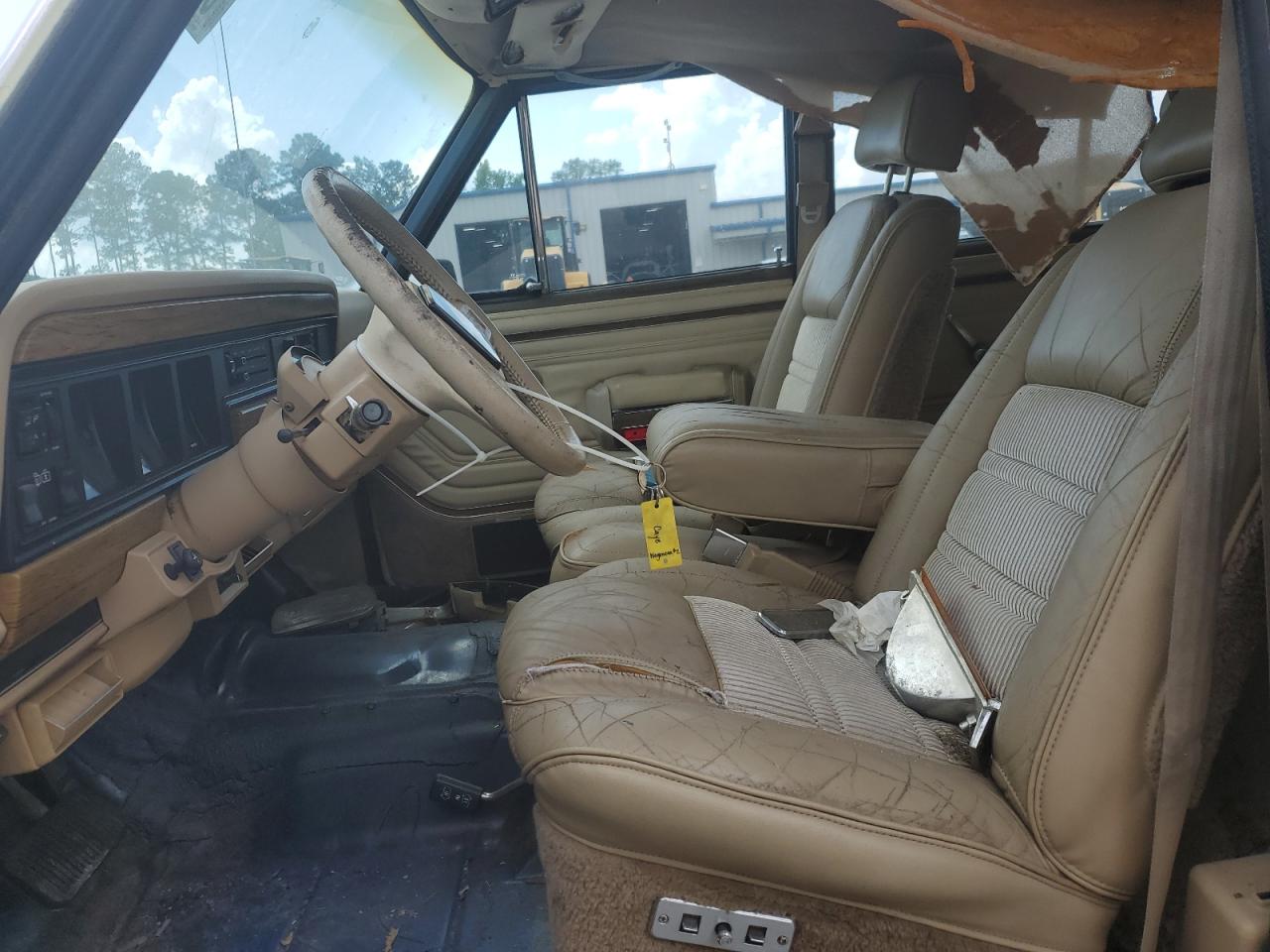 1989 Jeep Grand Wagoneer    Blue vin: 1J4GS5876KP100776