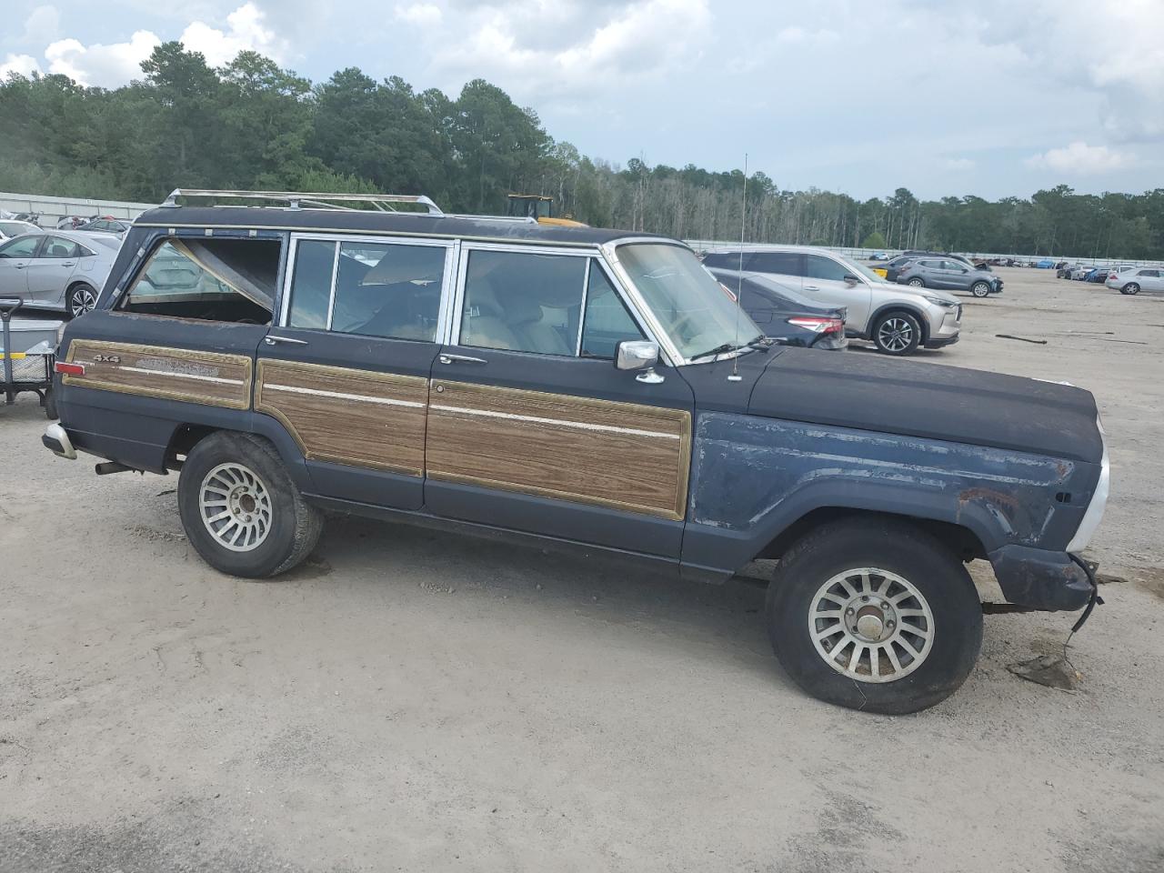 1989 Jeep Grand Wagoneer    Blue vin: 1J4GS5876KP100776