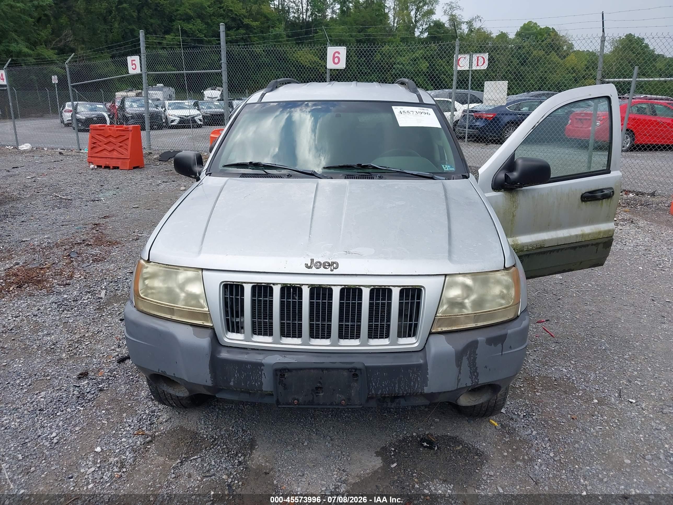 2004 Jeep Grand Cherokee   Серебряный vin: 1J4GW48574C427605