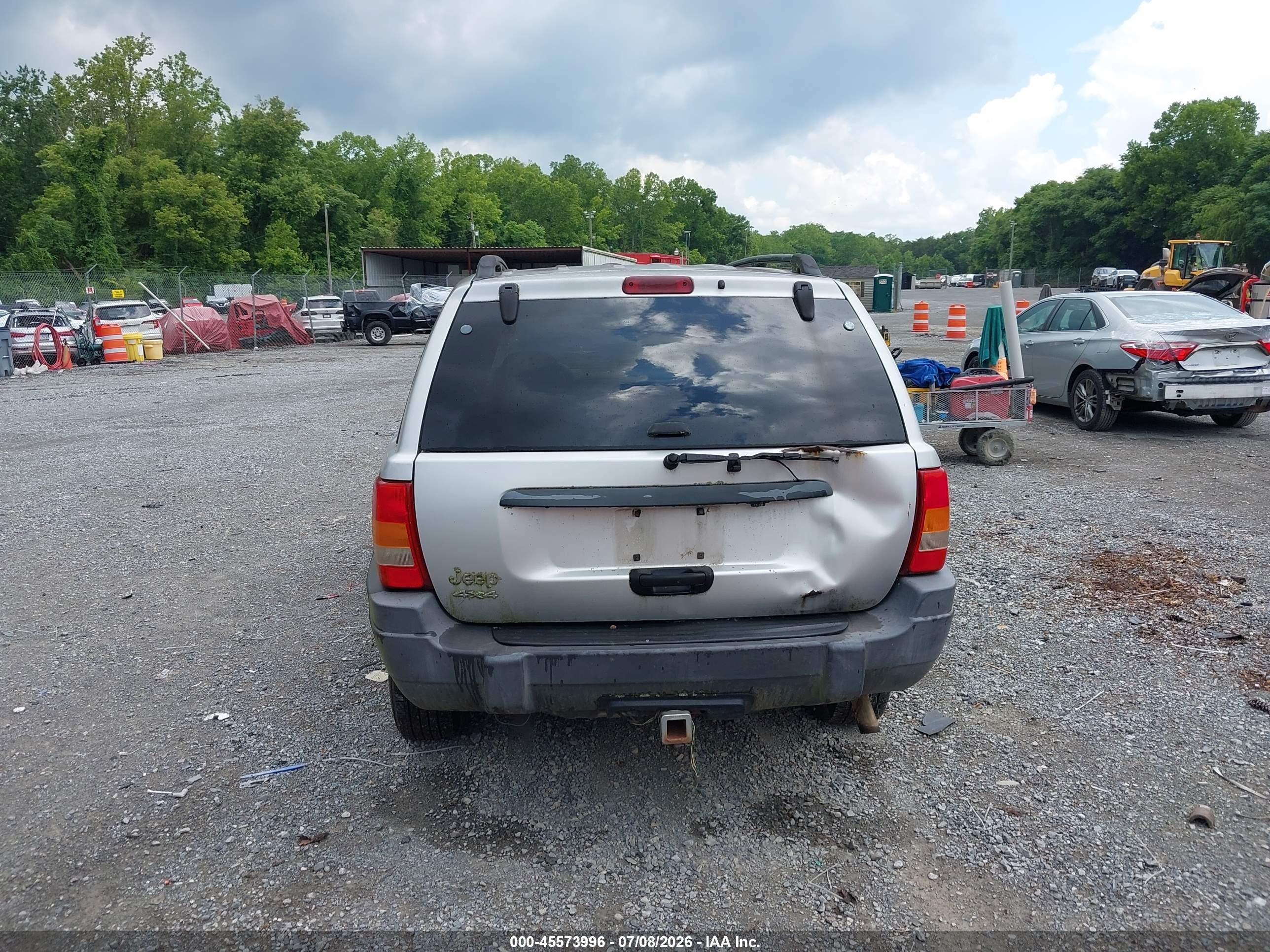 2004 Jeep Grand Cherokee   Серебряный vin: 1J4GW48574C427605