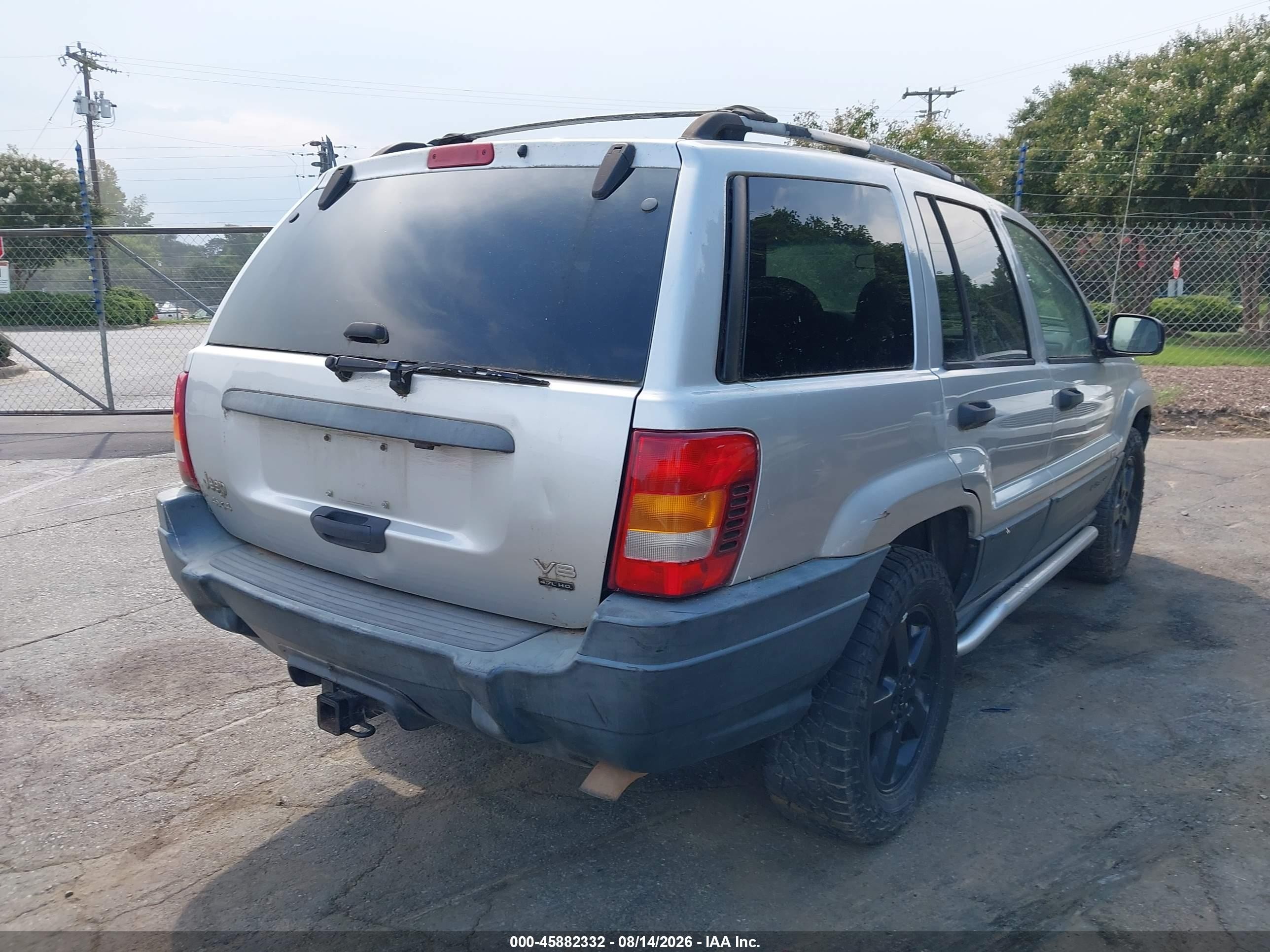 2004 Jeep Grand Cherokee Laredo Silver vin: 1J4GW48J04C203907