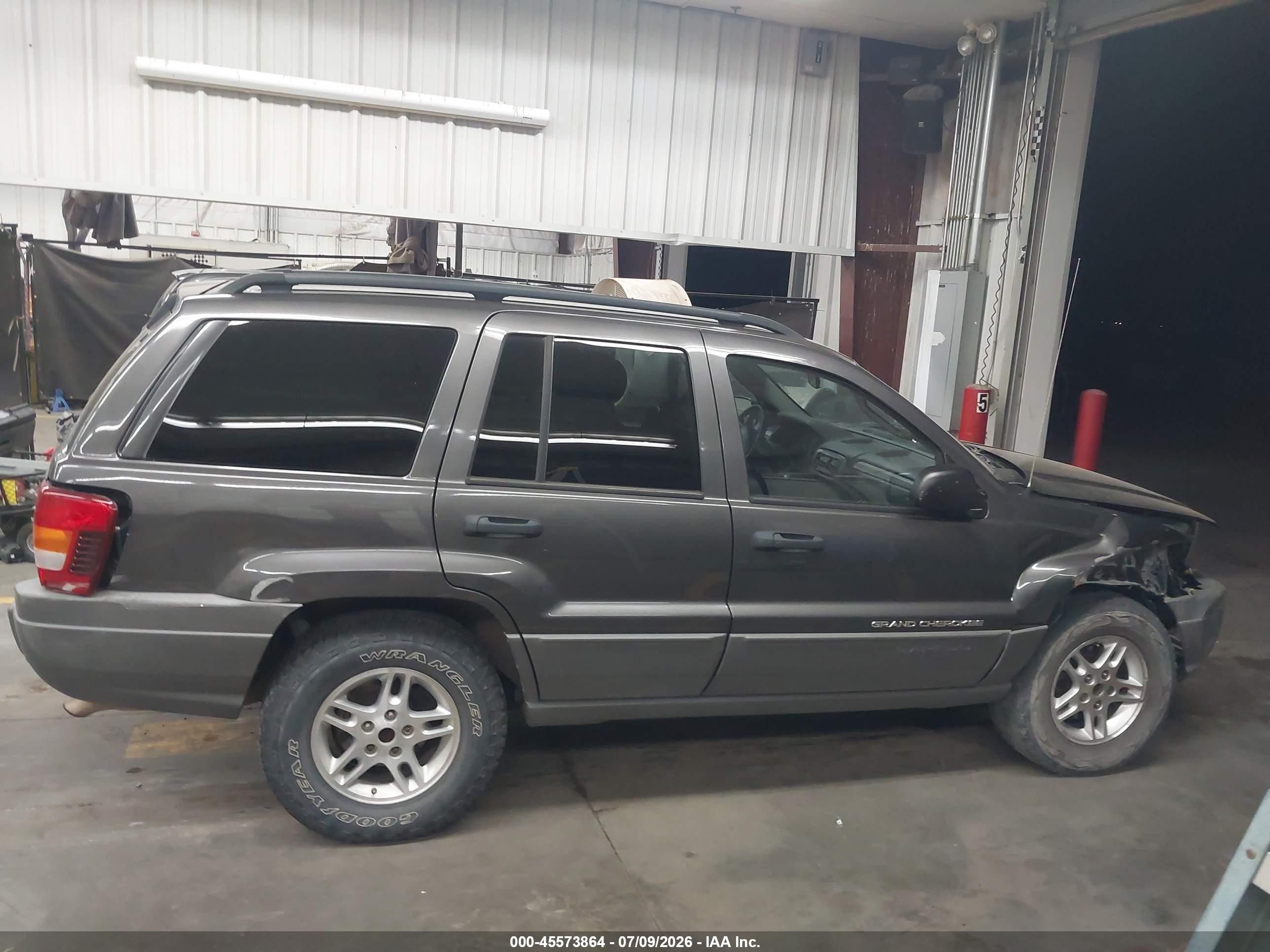 2002 Jeep Grand Cherokee Laredo Gray vin: 1J4GW48N02C194951