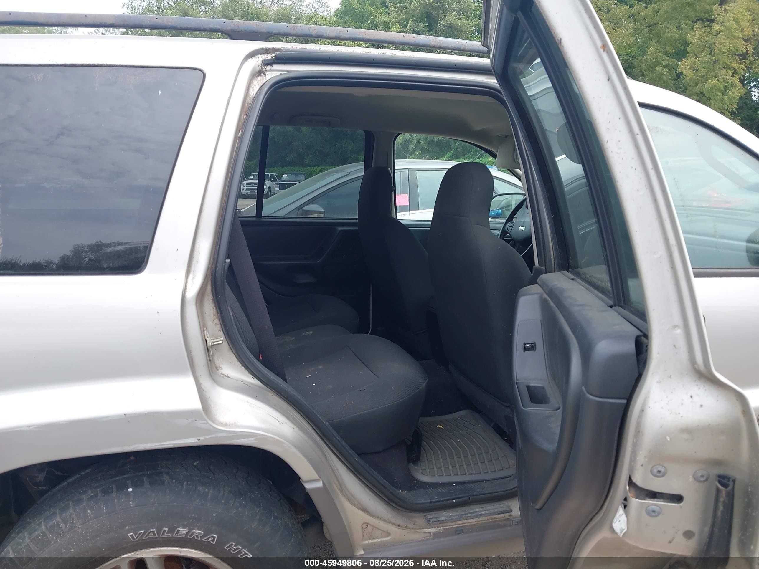 2003 Jeep Grand Cherokee Laredo Серебряный vin: 1J4GW48N23C518290