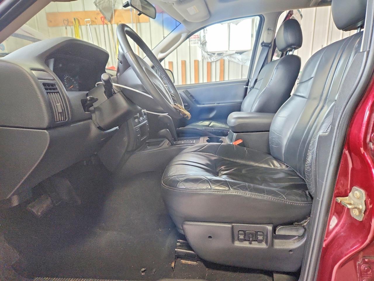 2003 Jeep Grand Cherokee Laredo Red vin: 1J4GW48N23C540077