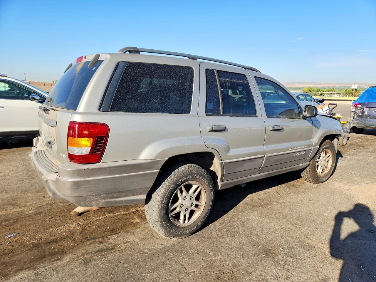 2004 Jeep Grand Cherokee Cream vin: 1J4GW48N24C348028