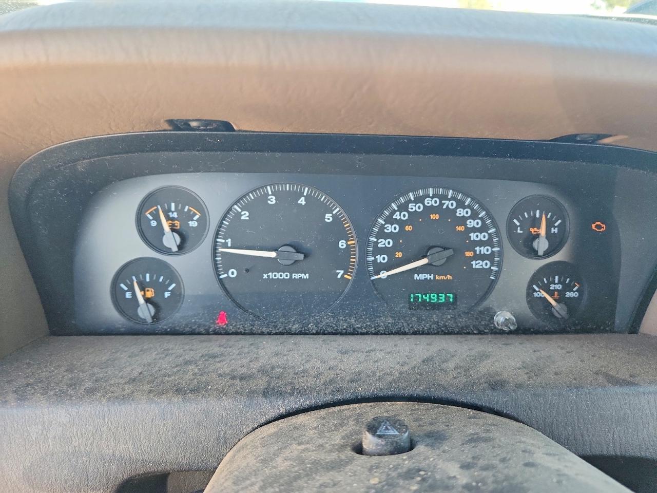 2004 Jeep Grand Cherokee Cream vin: 1J4GW48N24C348028