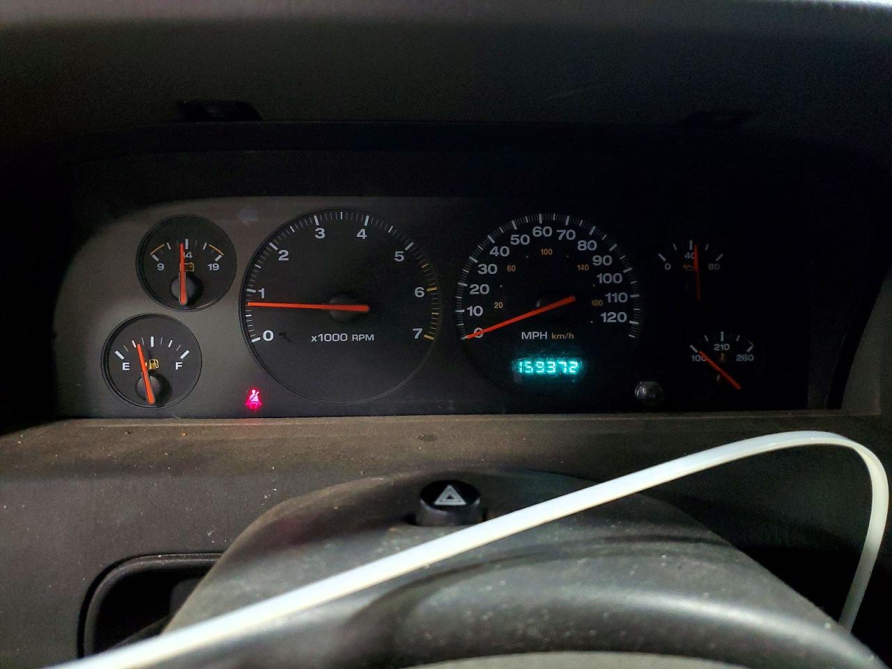2000 Jeep Grand Cherokee Laredo Белый vin: 1J4GW48N4YC240046