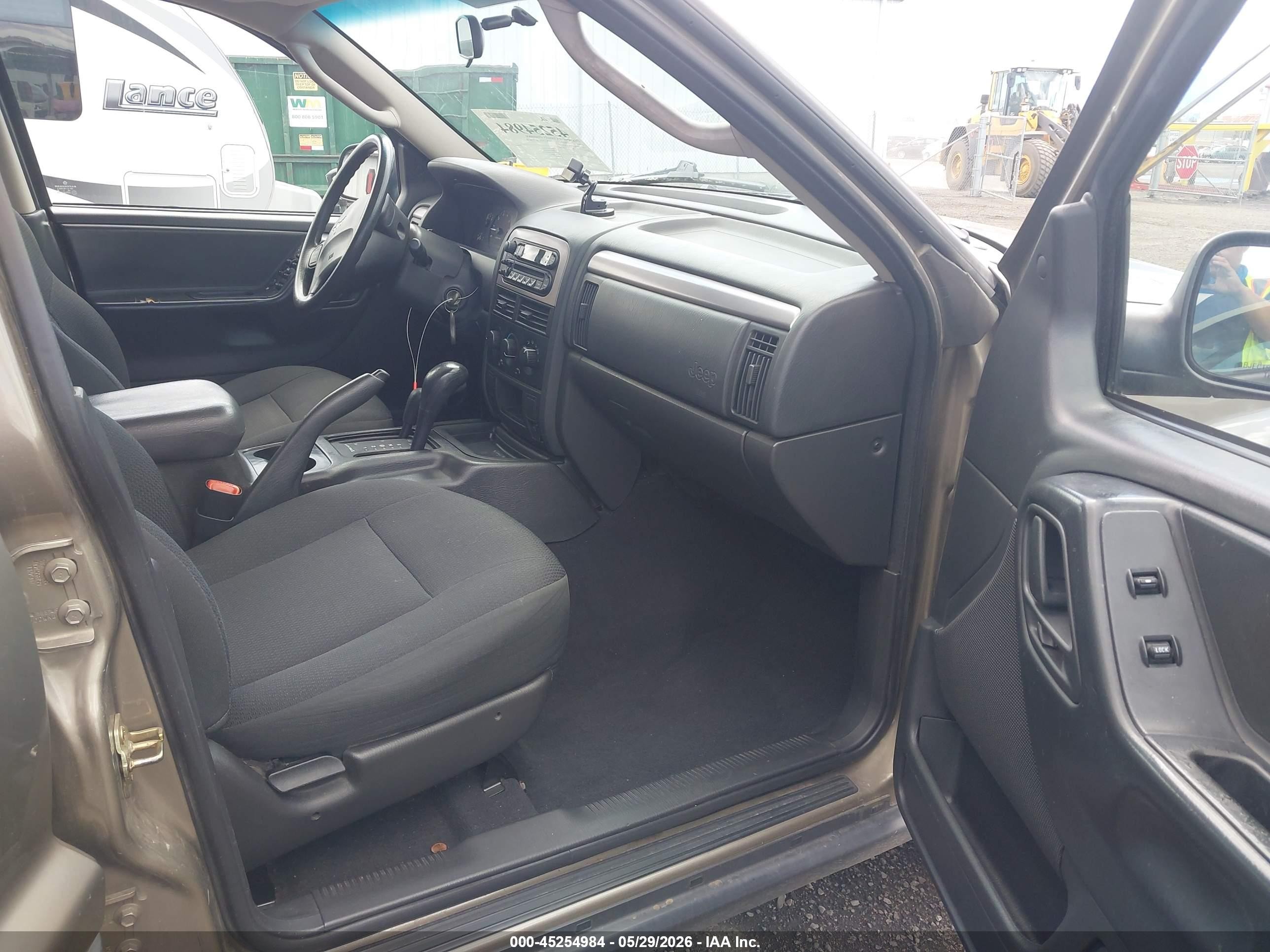 2004 Jeep Grand Cherokee Laredo Gold vin: 1J4GW48N64C416203