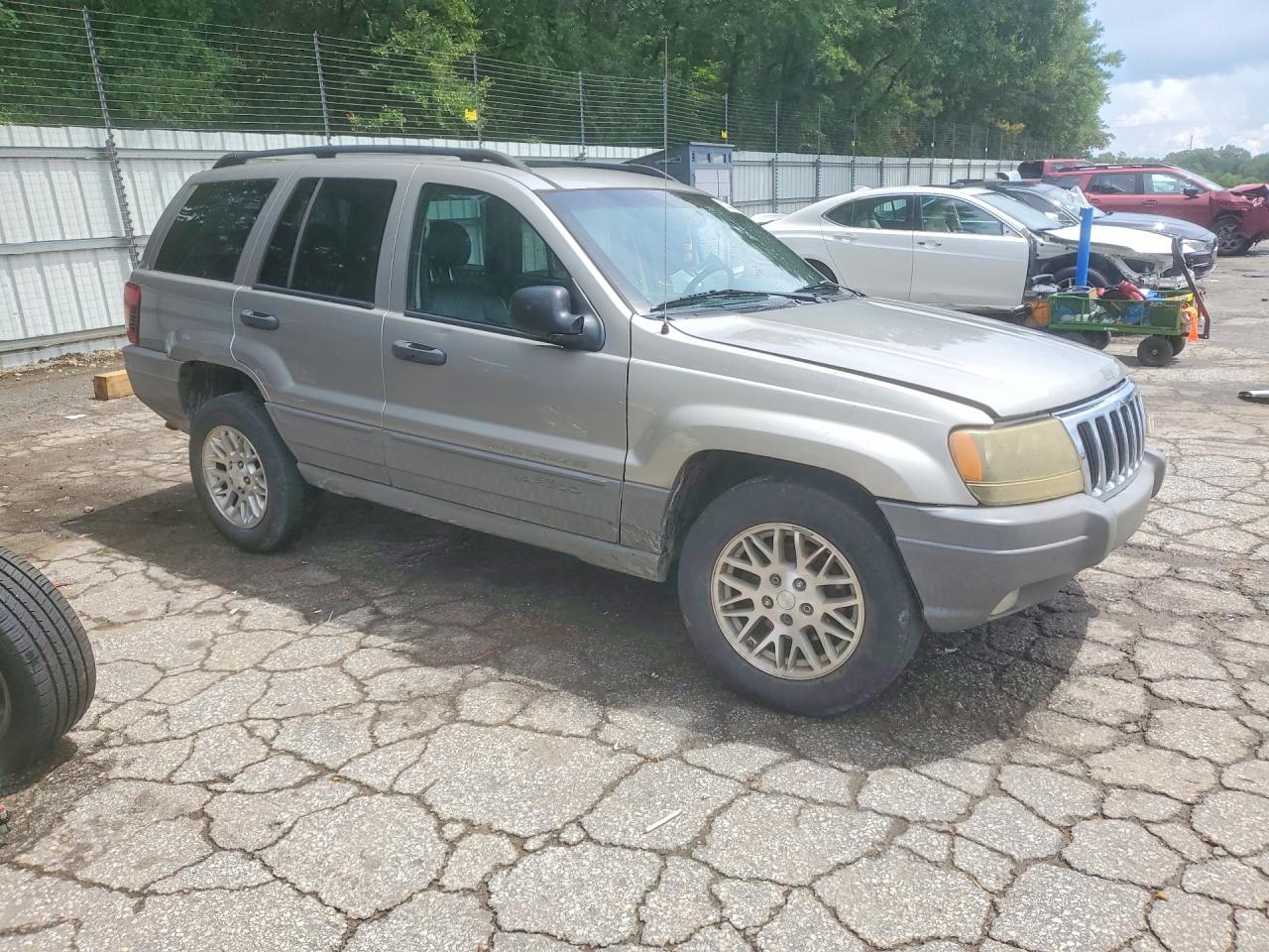 2002 Jeep Grand Cherokee Laredo Бежевый vin: 1J4GW48NX2C202859