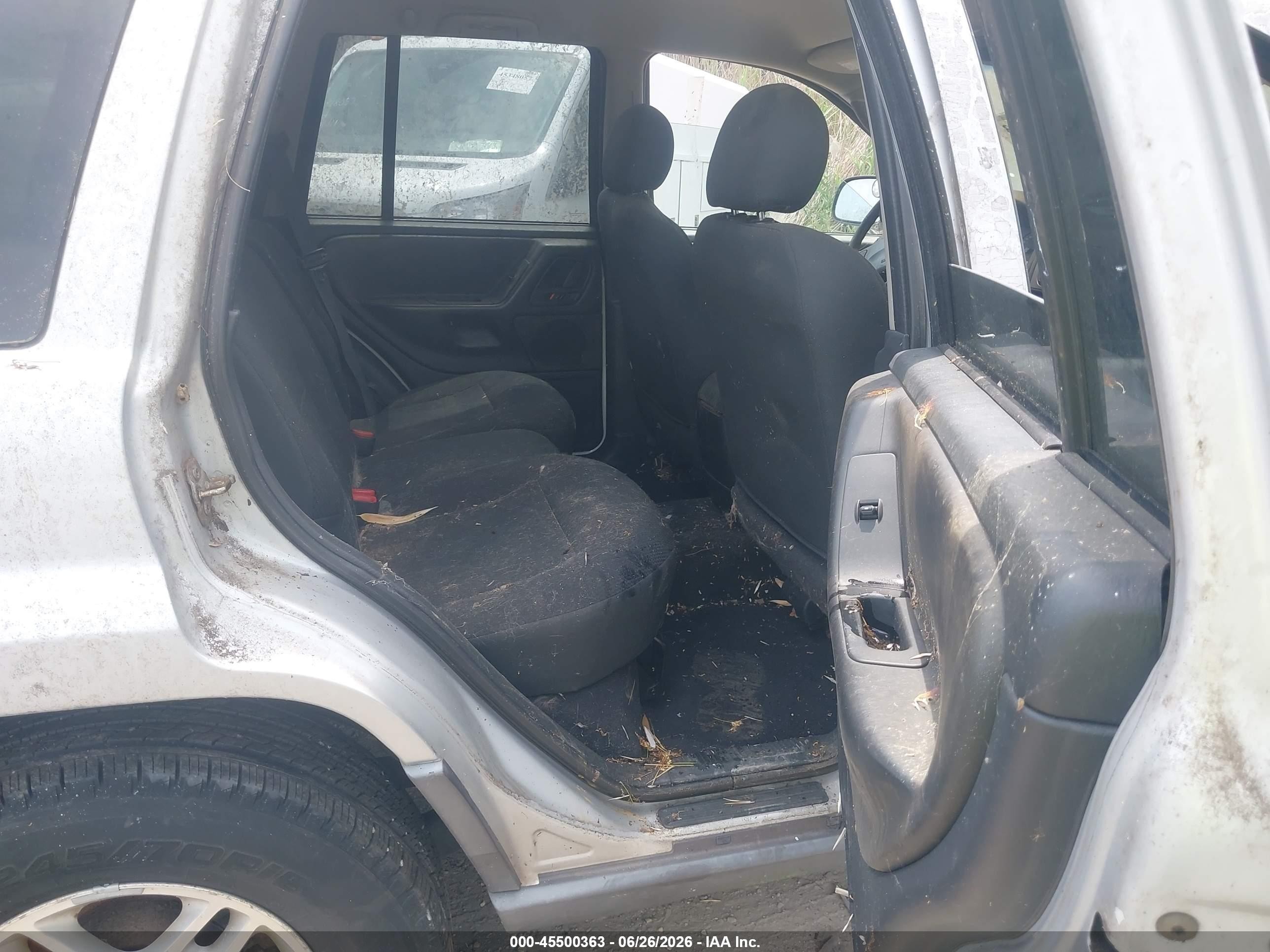 2002 Jeep Grand Cherokee Laredo Silver vin: 1J4GW48S02C251770