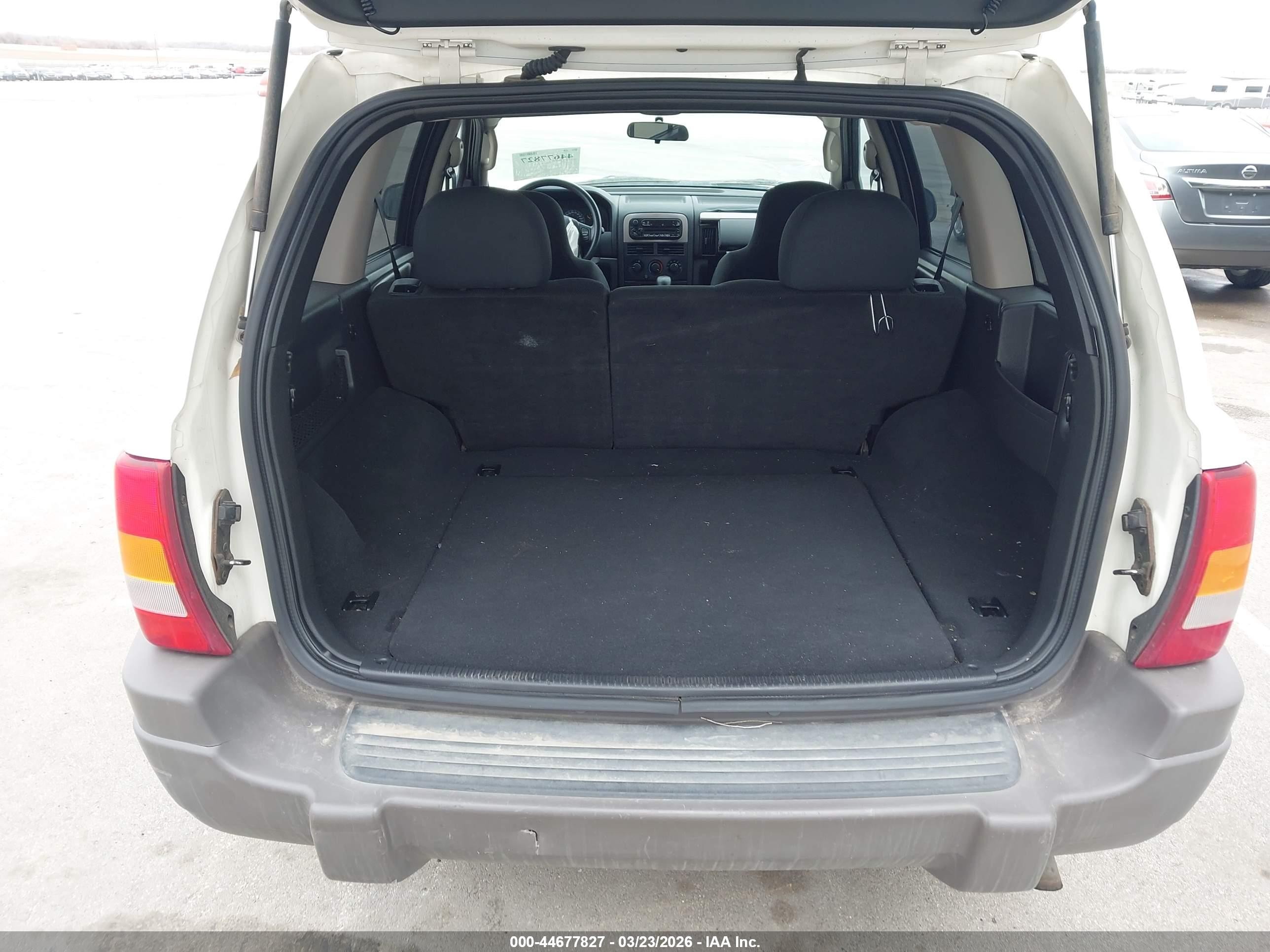 2004 Jeep Grand Cherokee Laredo Белый vin: 1J4GW48S04C141952