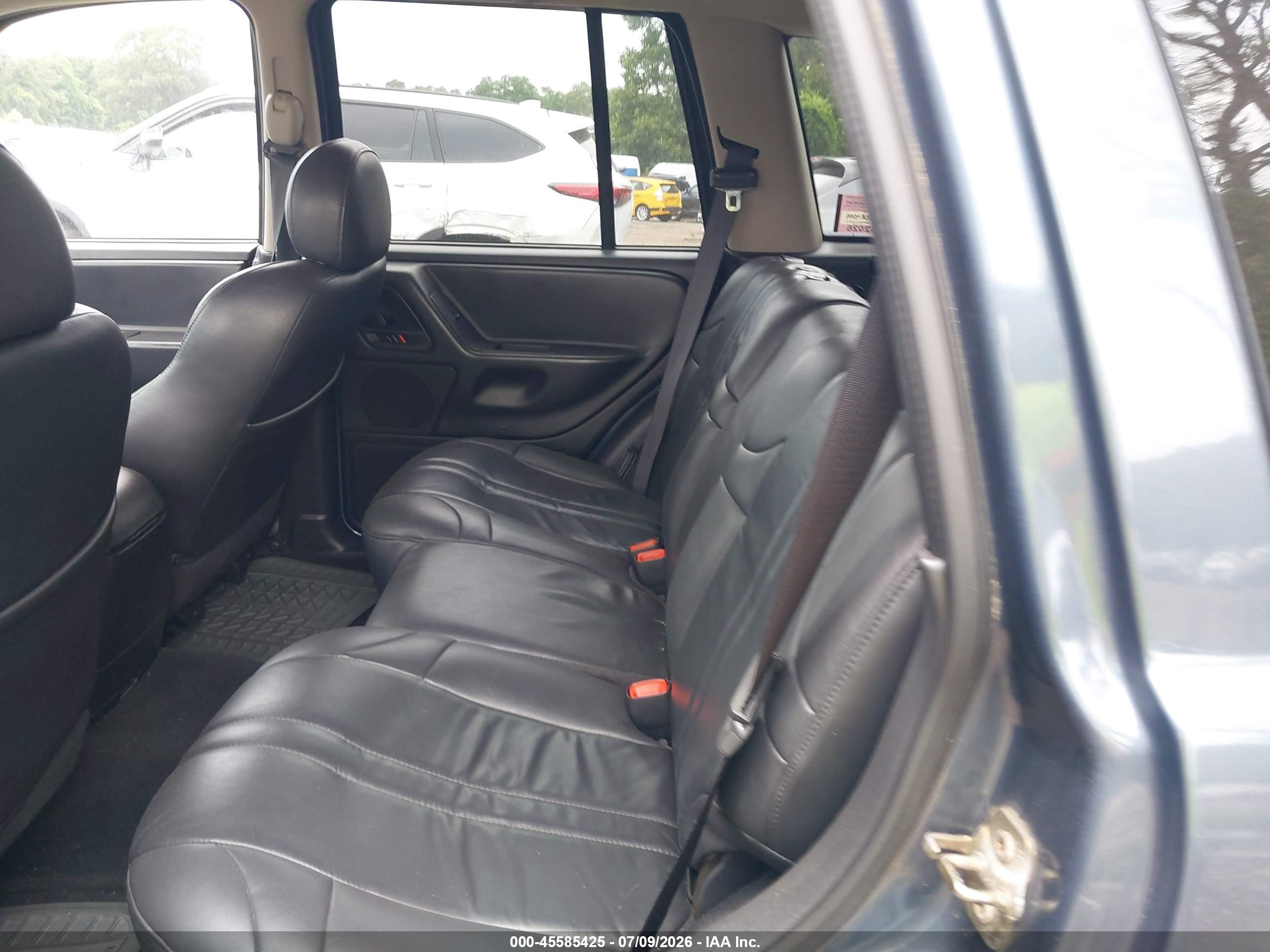 2004 Jeep Grand Cherokee Laredo Серый vin: 1J4GW48S04C218271